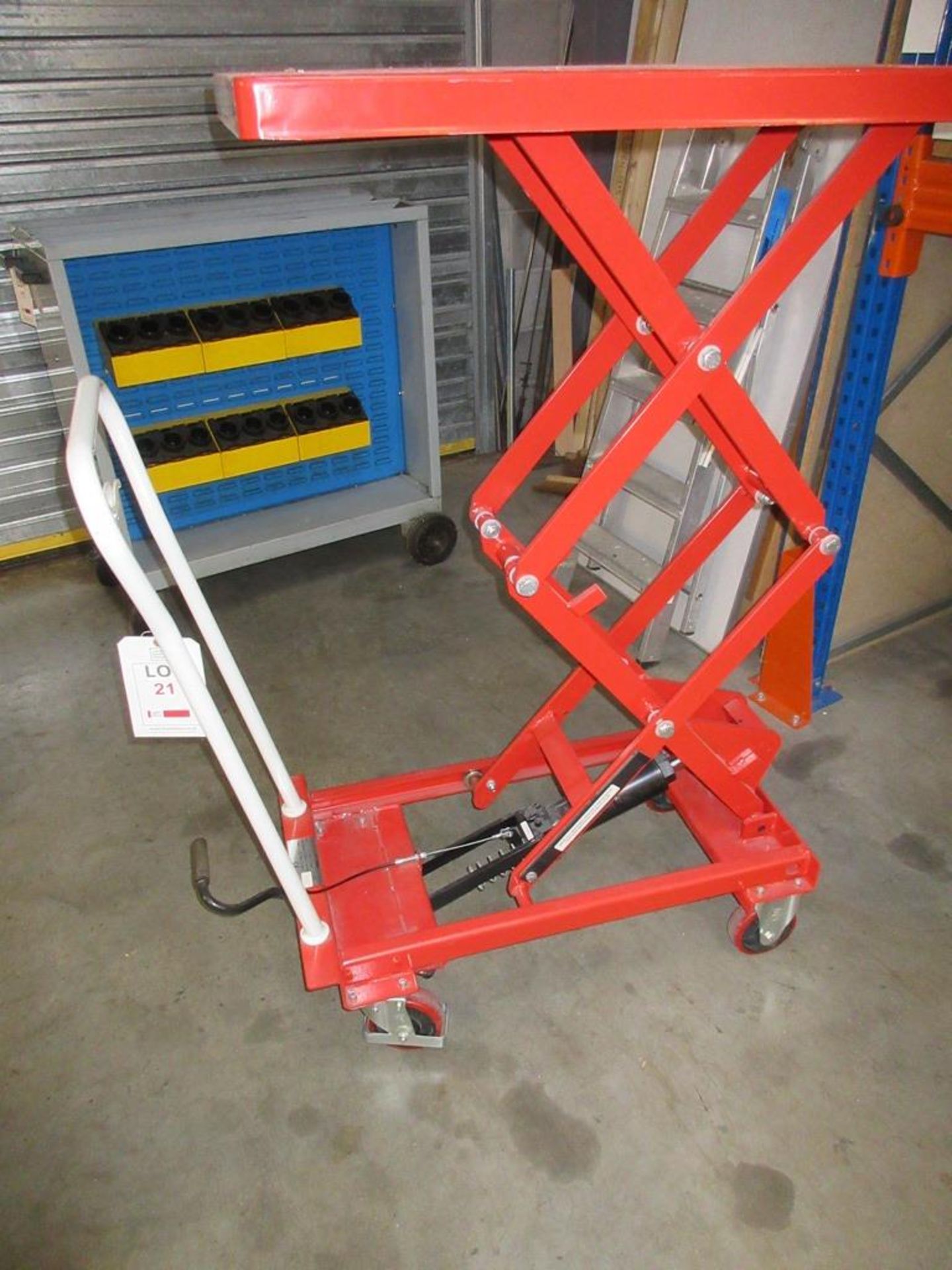 Mobile high lift trolley