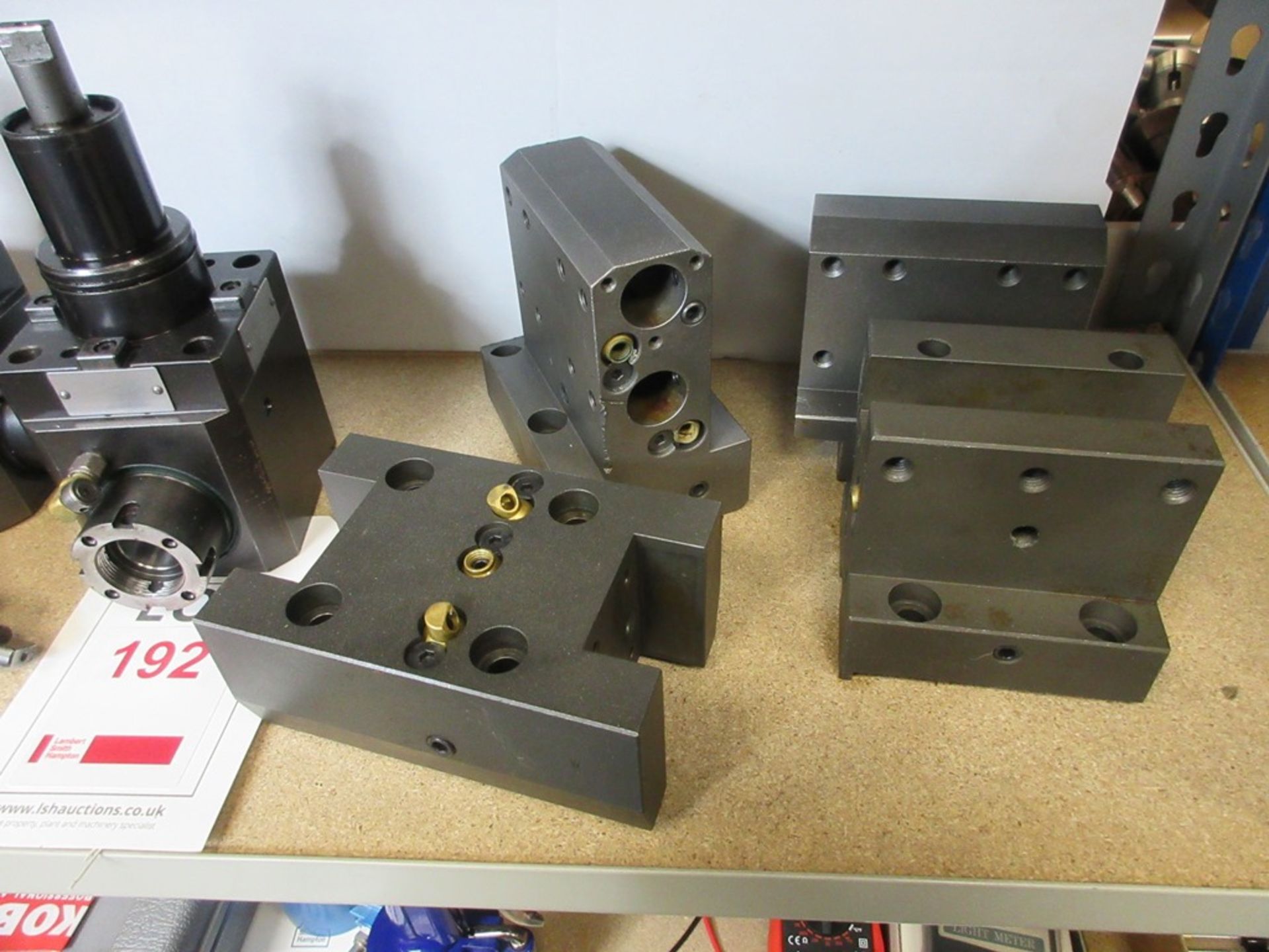 Eight pieces of various tooling on one shelf - Image 3 of 10