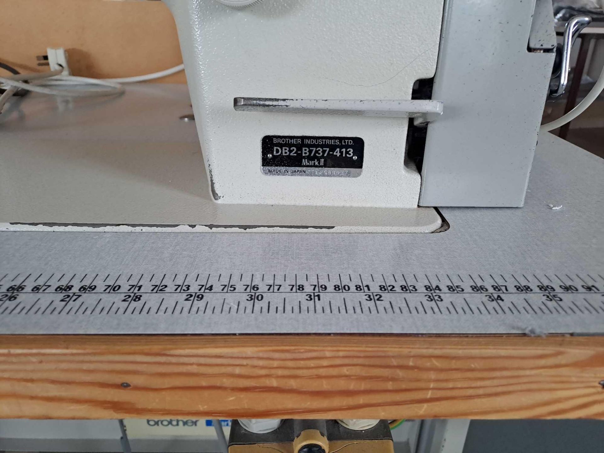 Brother DB2-B737-413 Sewing Machine - Bild 3 aus 6
