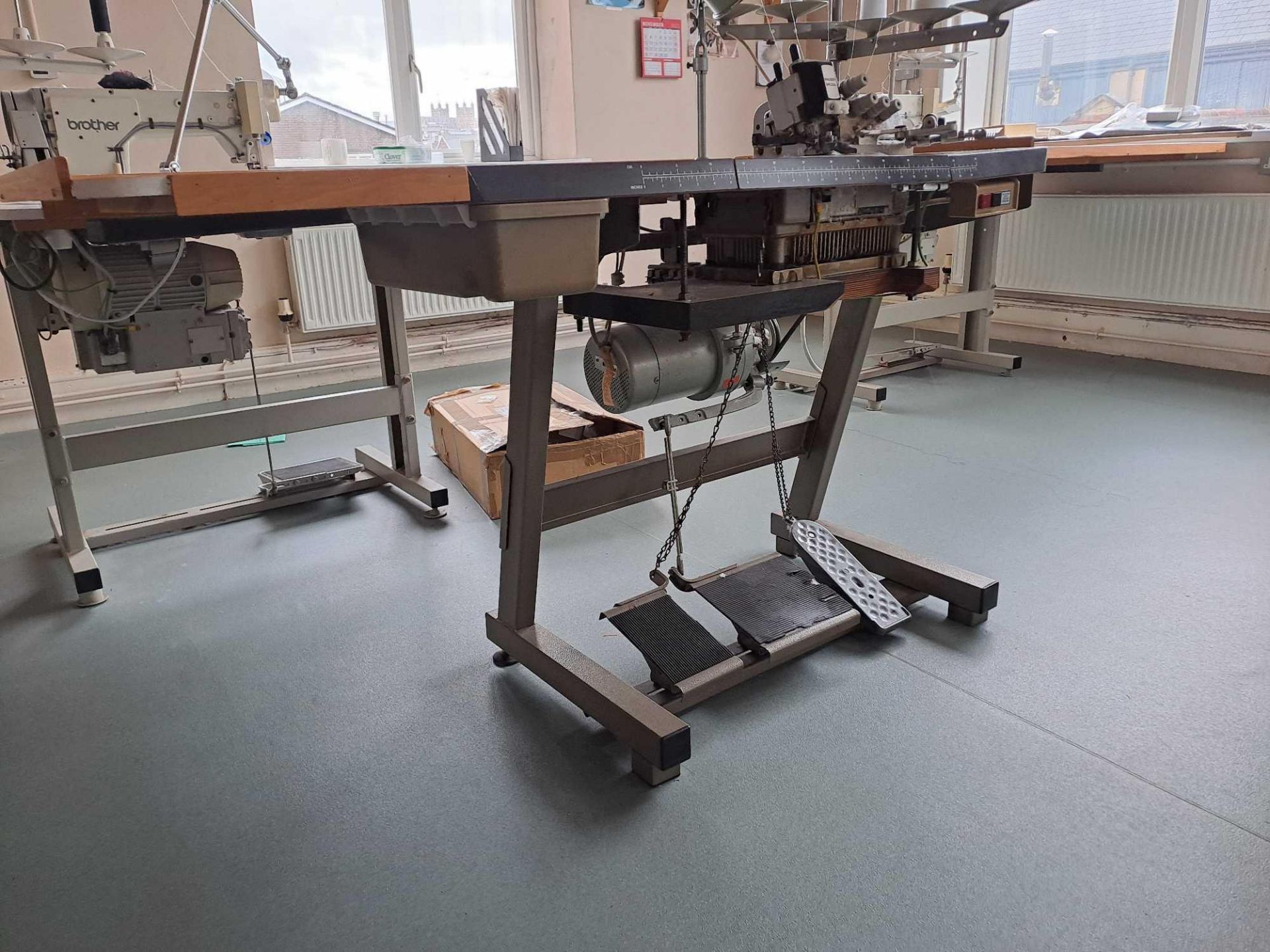 Mauser Spezial Overlocker Sewing Machine - Image 4 of 5