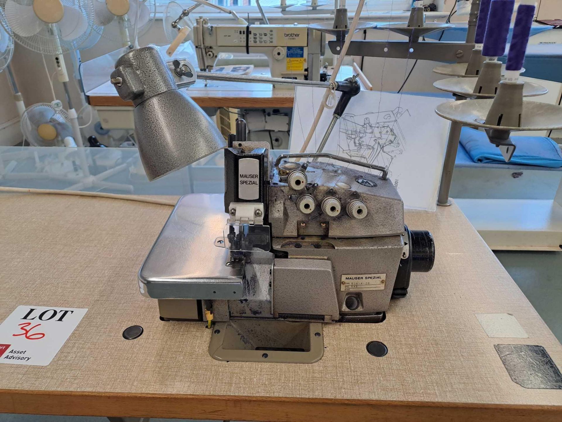 Mauser Spezial 516-4-27 Overlocker Sewing Machine - Image 2 of 5