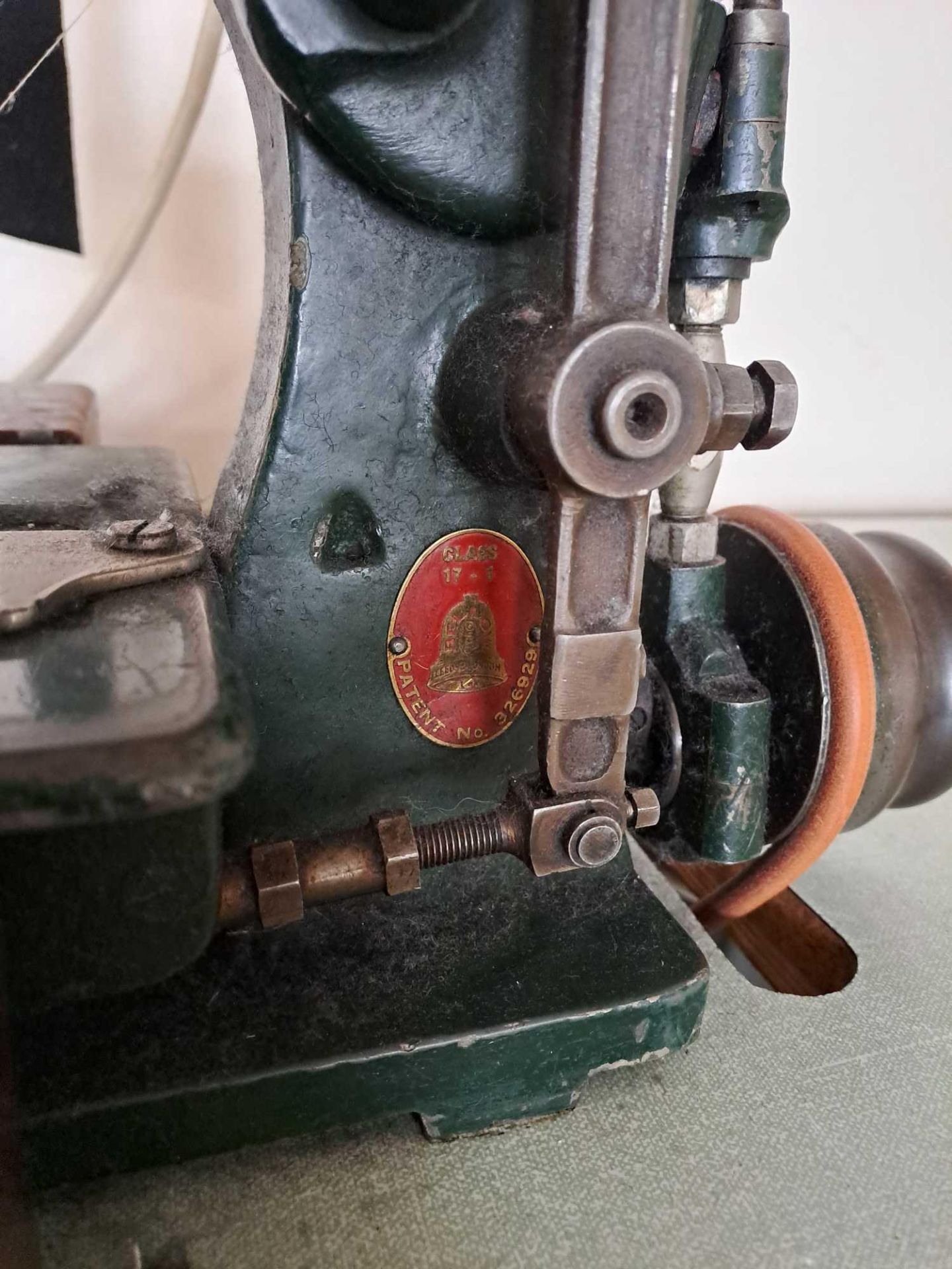Bellow Sewing Machine - Image 4 of 6