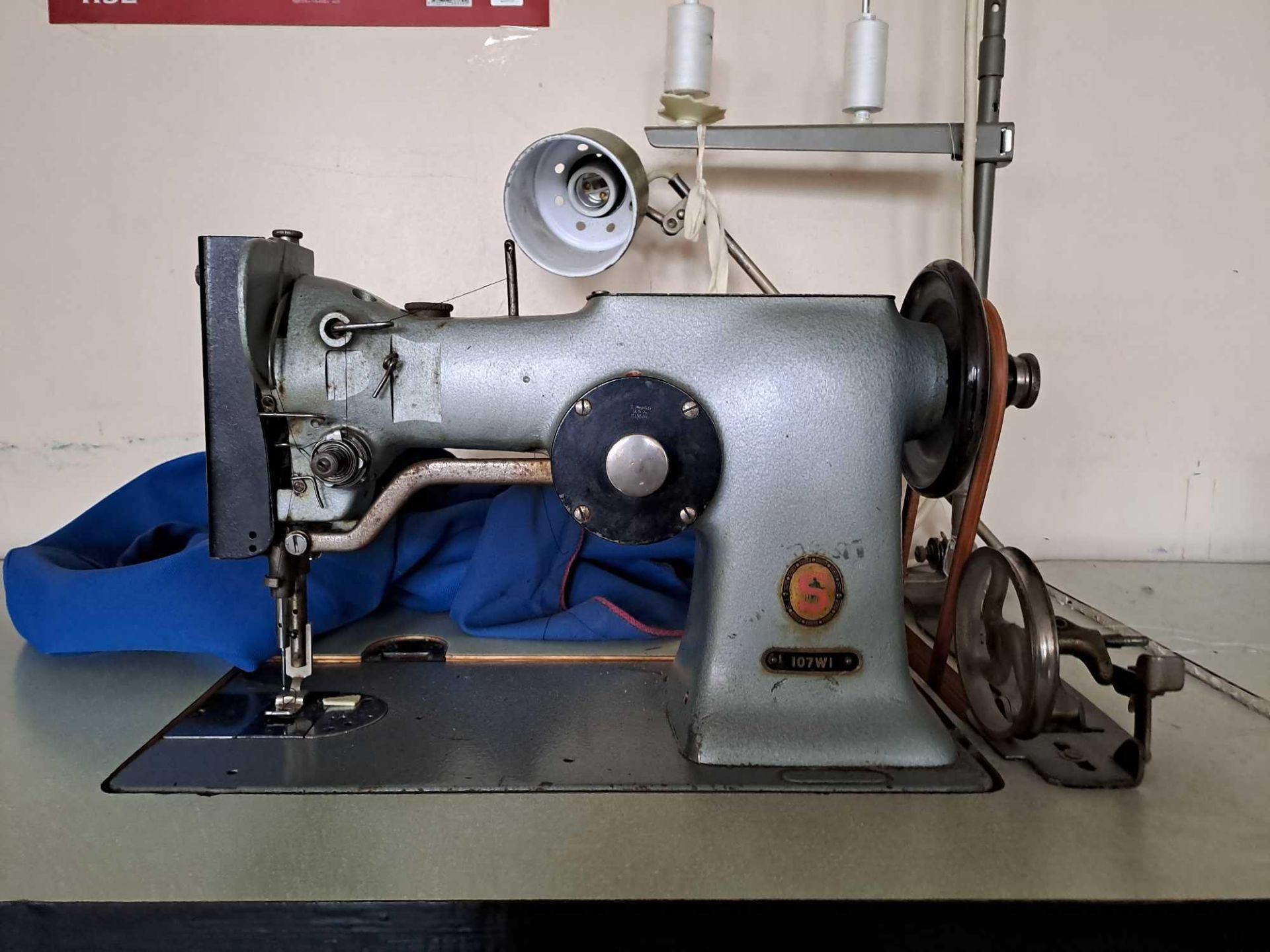 Singer 107W1 Sewing Machine - Image 2 of 6
