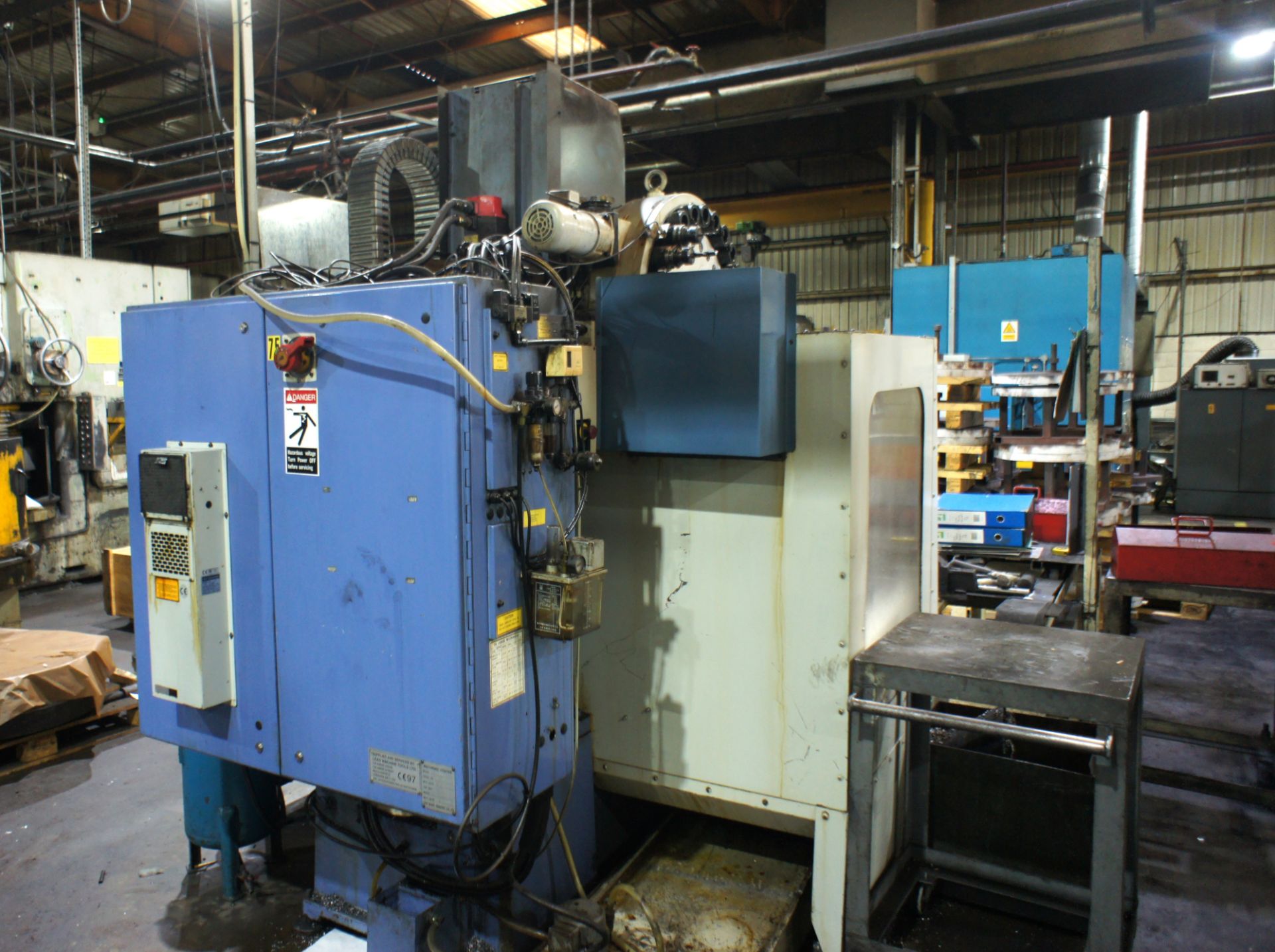 LITZ Heavy Industry Ltd LV2FSRB4 CNC machining centre, 24-position auto tool changer with Fanuc O- - Bild 4 aus 10