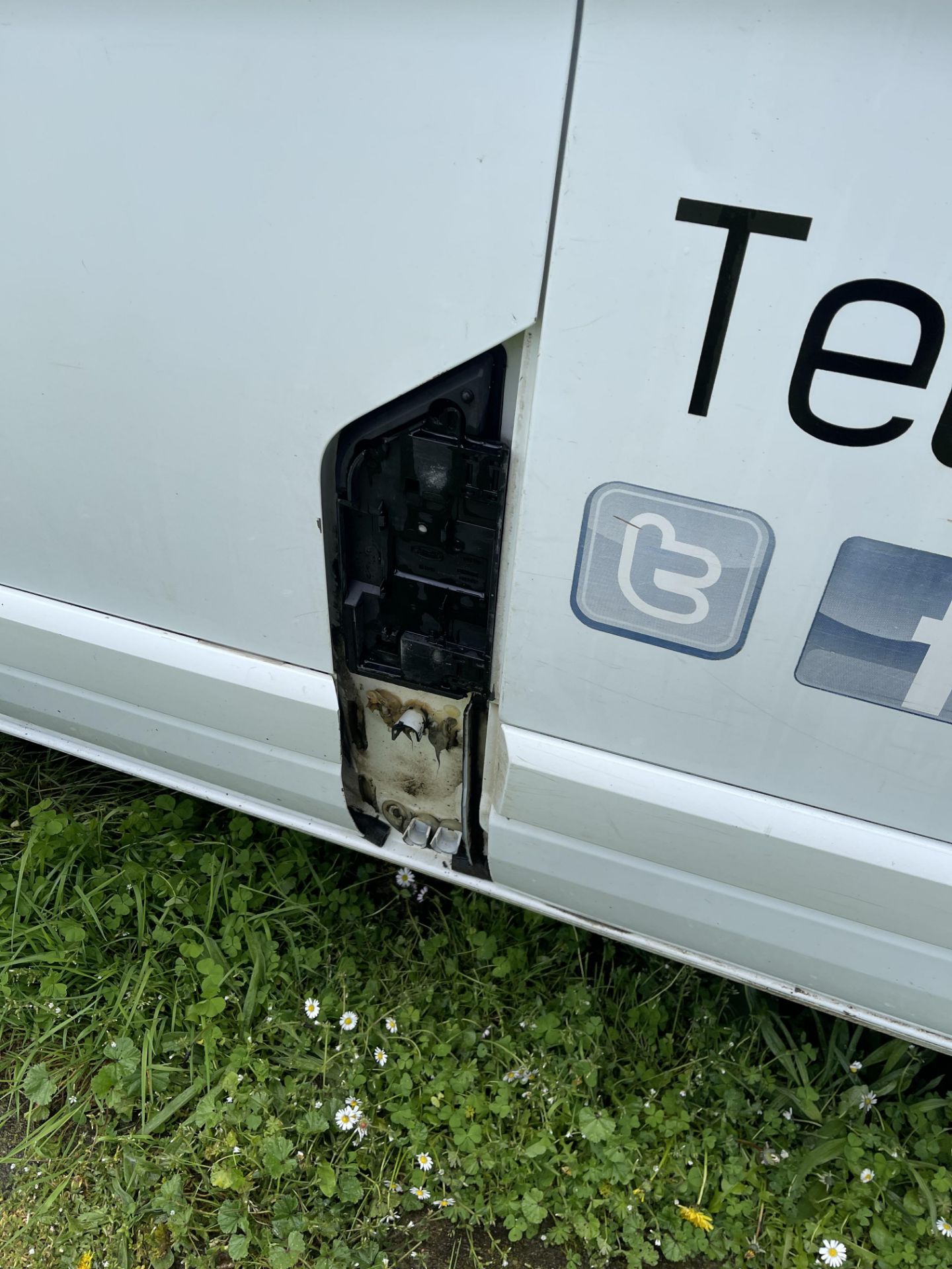 Ford Transit Custom 270 Ltd E-Tech 2.2Tdci L1H1 SWB Panel Van, 123bhp (31/07/2014) - Image 6 of 8