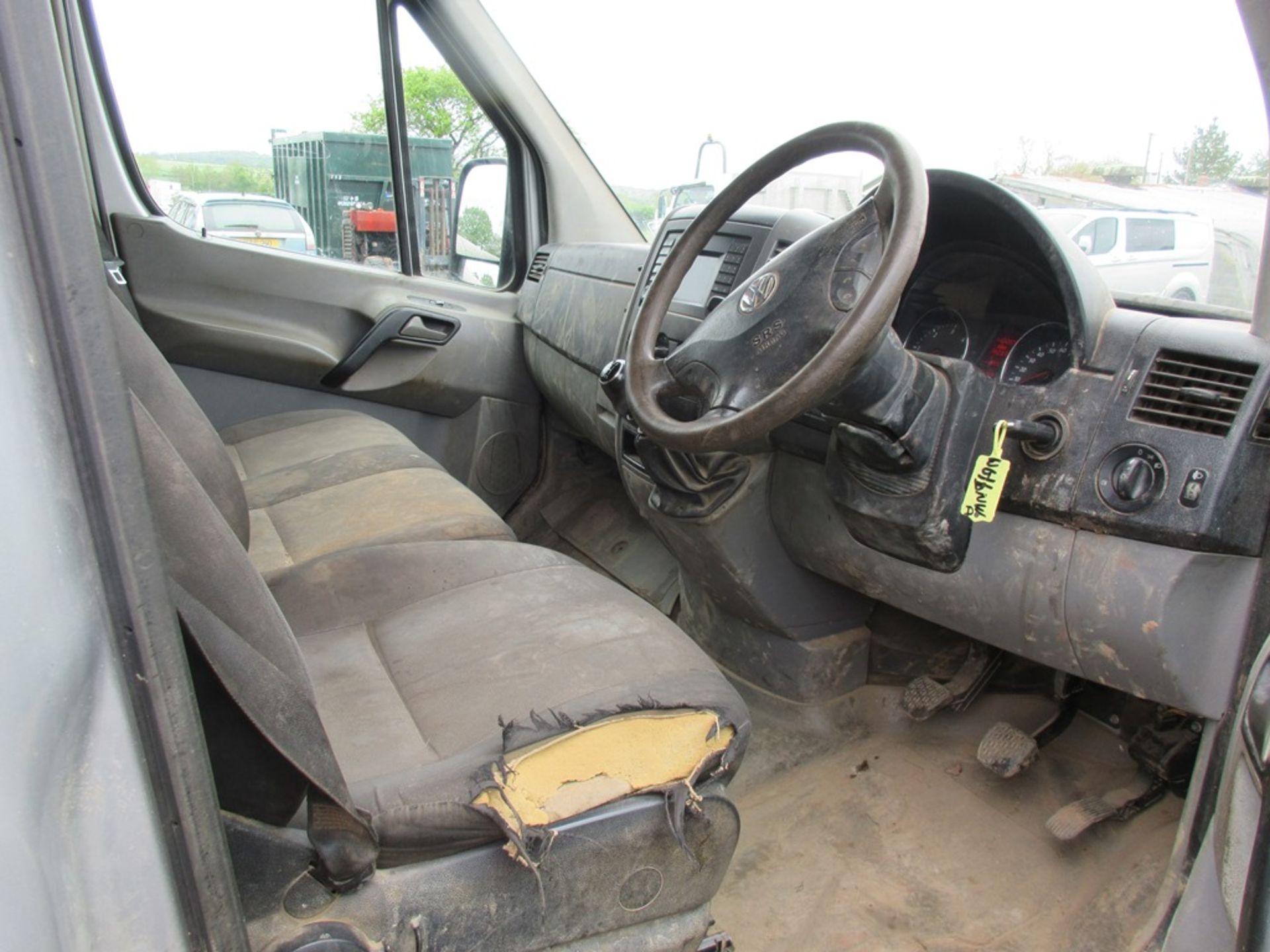 Volkswagen Crafter CR35 2.0 TDI Double Cab Tipper, 134bhp (29/04/2016) - Image 16 of 18