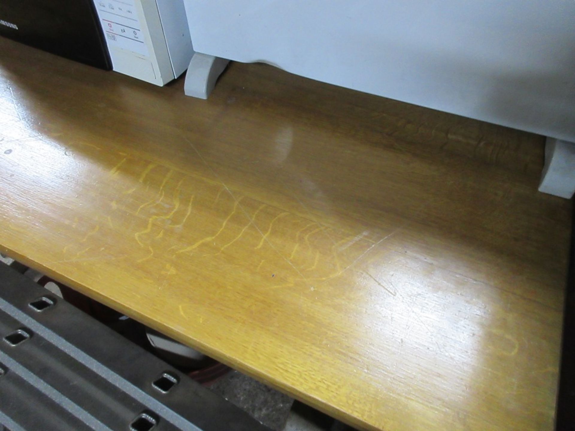 Oak planked dining table, 1.5m x 760mm - Image 2 of 3