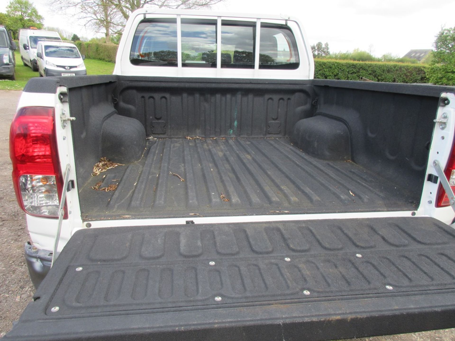 Toyota Hilux Active 2.4D-4D 4Wd Double Cab pickup, 147bhp (19/01/2021) - Image 17 of 18