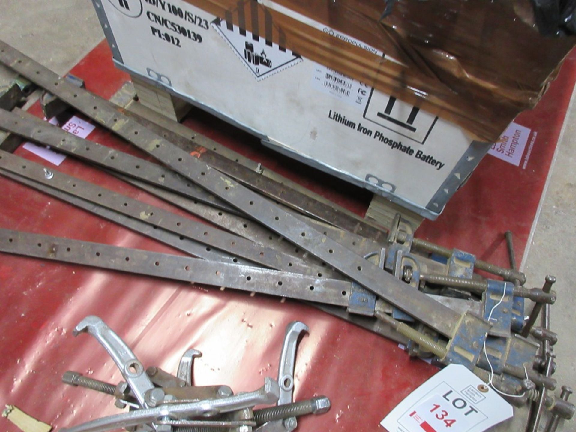 Quantity of sash clamps