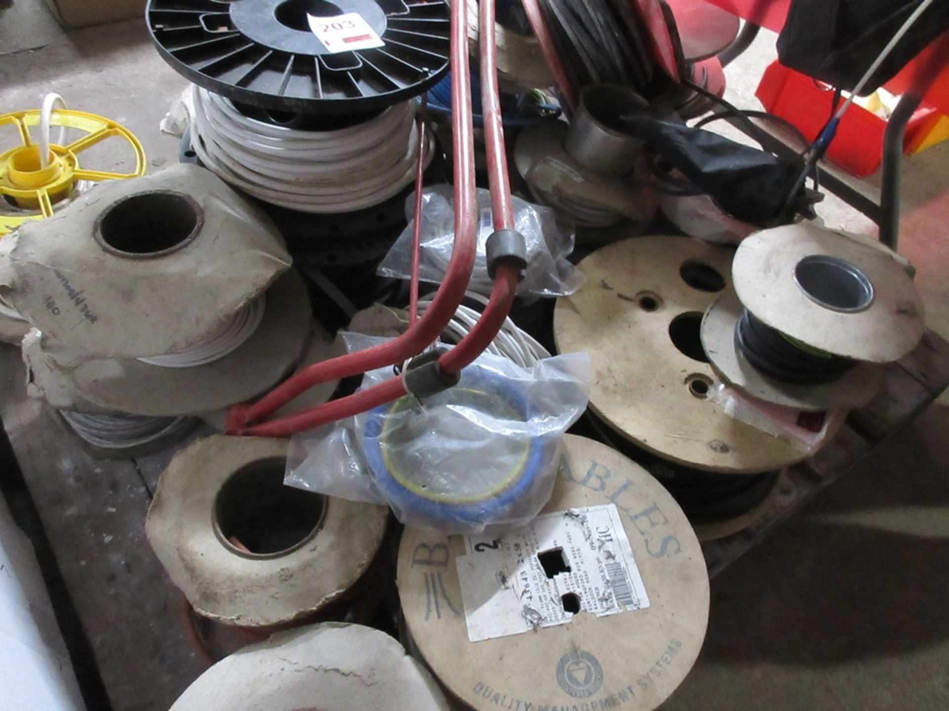 Quantity of assorted reeled electrical cable, cable holder etc - Image 2 of 3