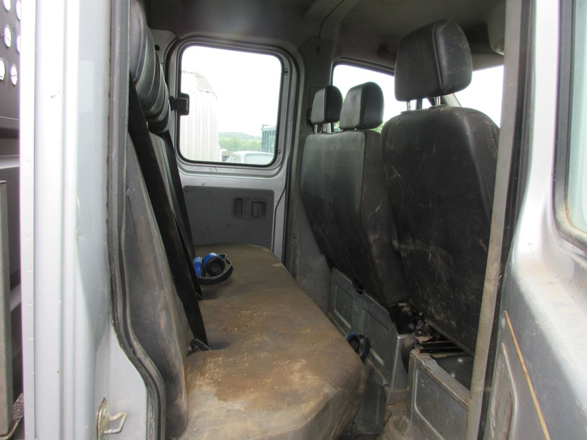 Volkswagen Crafter CR35 2.0 TDI Double Cab Tipper, 134bhp (29/04/2016) - Image 15 of 18