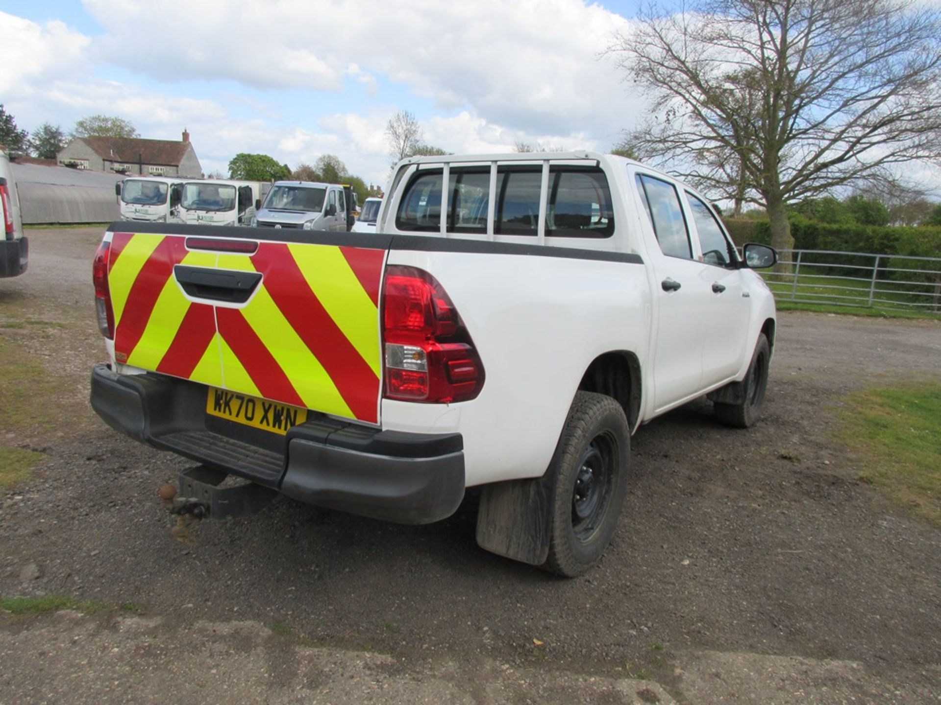 Toyota Hilux Active 2.4D-4D 4Wd Double Cab pickup, 147bhp (19/01/2021) - Image 5 of 18