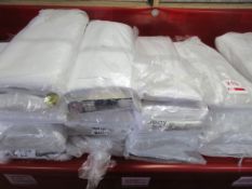 18 x various size net curtain to include 90