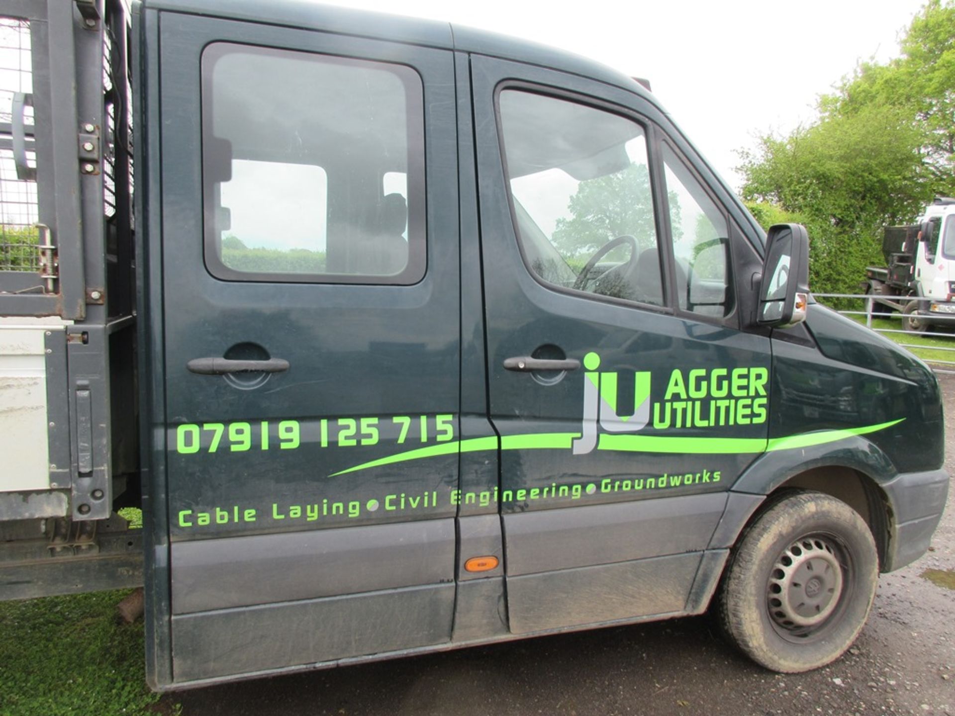 Volkswagen Crafter CR35 2.0 TDI LWB dropside, 107bhp (13/08/2015) - Image 15 of 19