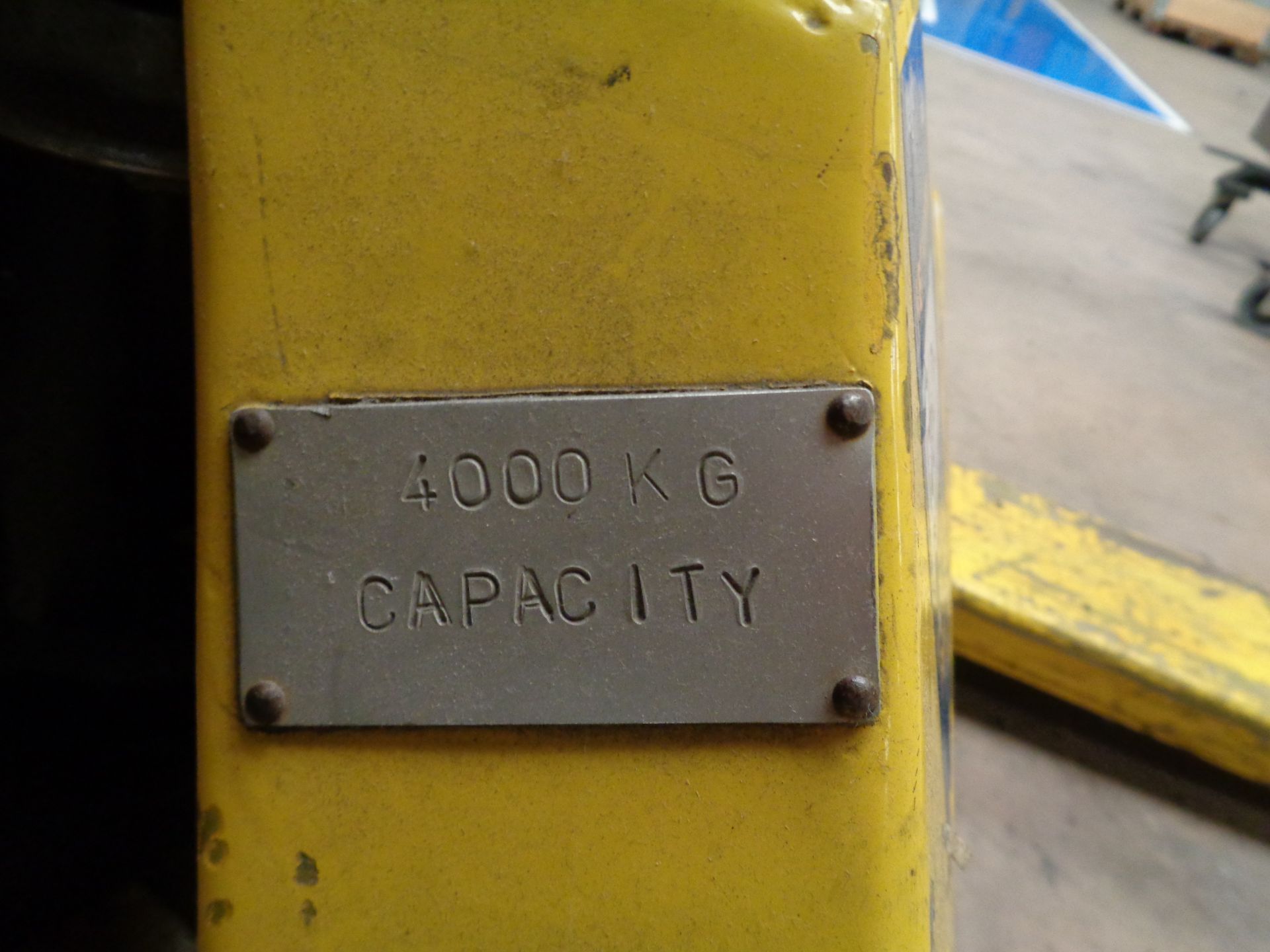 Fork pallet truck, 3000kg capacity wide - Image 2 of 3