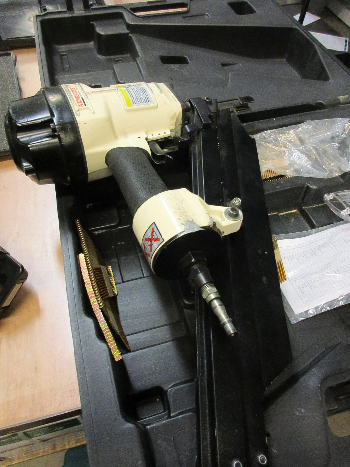 Axminster pneumatic nail gun - Image 3 of 4