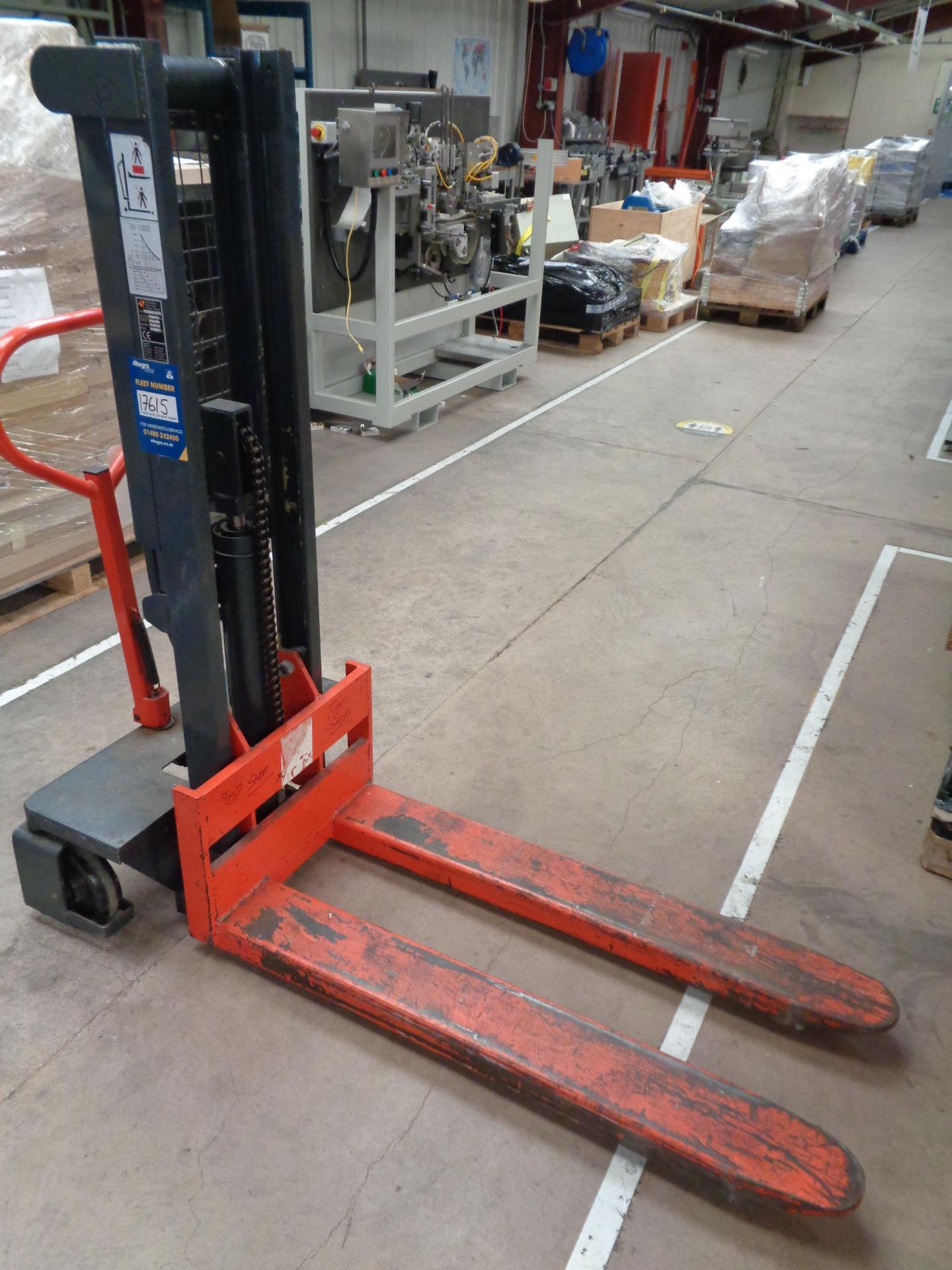 A J Produkter 30045 stacker lift pallet truck serial no. 29 (10/04), 1000kg capacity - Bild 2 aus 4