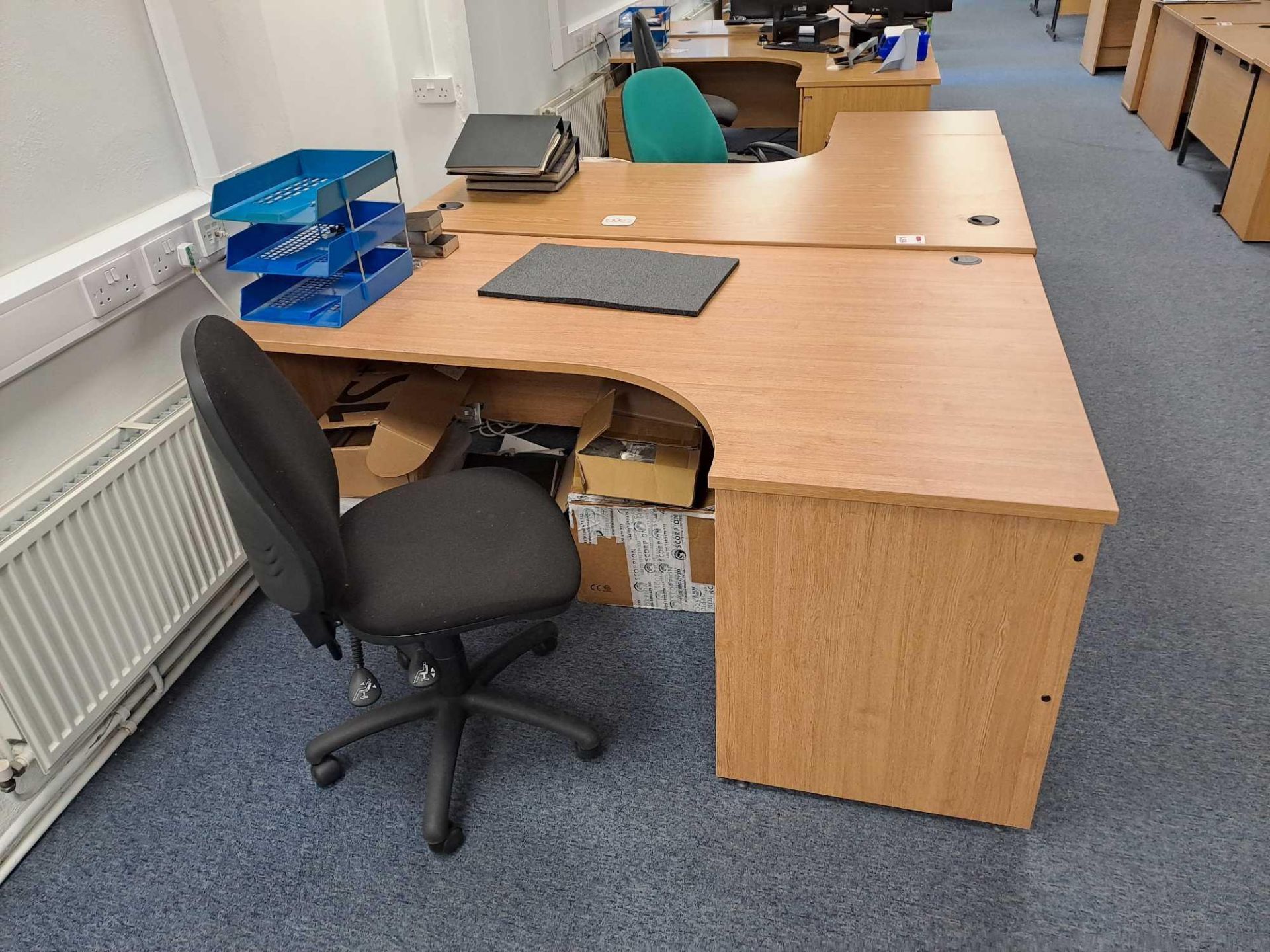 Two wood effect corner desks, one pedestal, two swivel chairs - Image 2 of 5