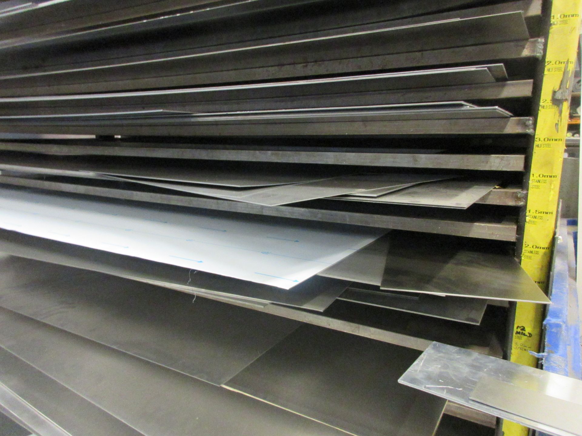 Quantity of assorted plate including aluminium, stainless steel, mild steel, mesh, offcuts etc., - Image 7 of 10