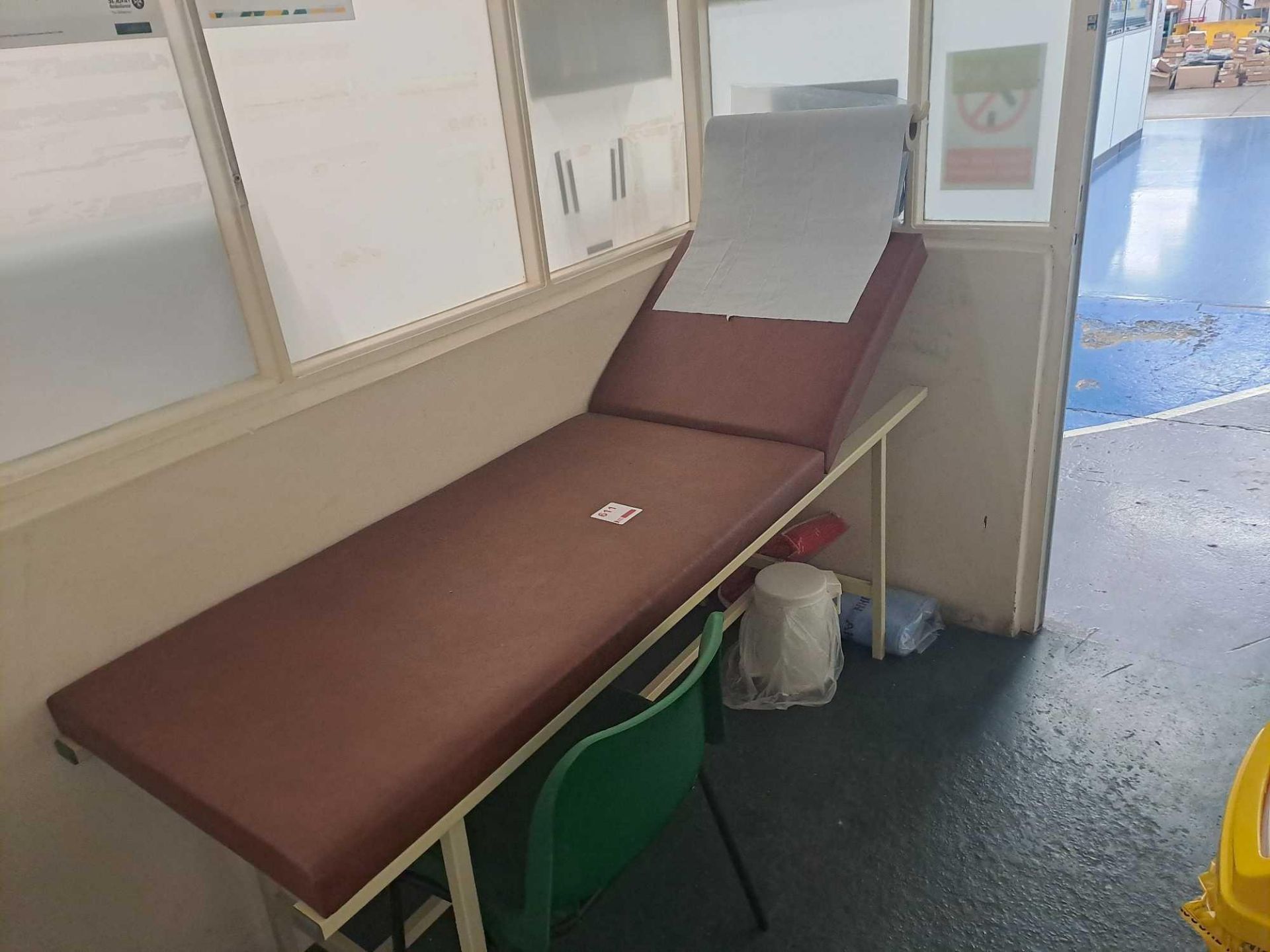 Full length First Aid patient bed - Image 2 of 3