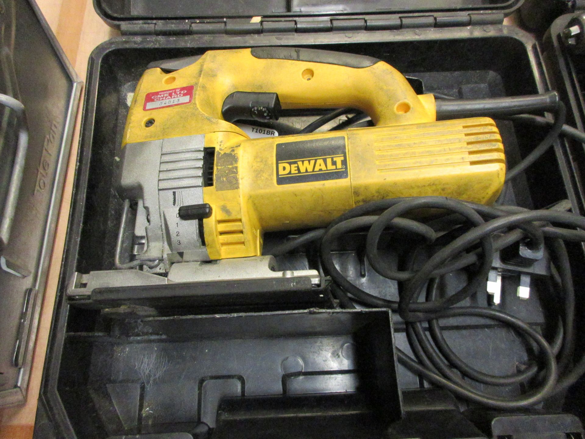 Dewalt DW321-GB jigsaw, 240v