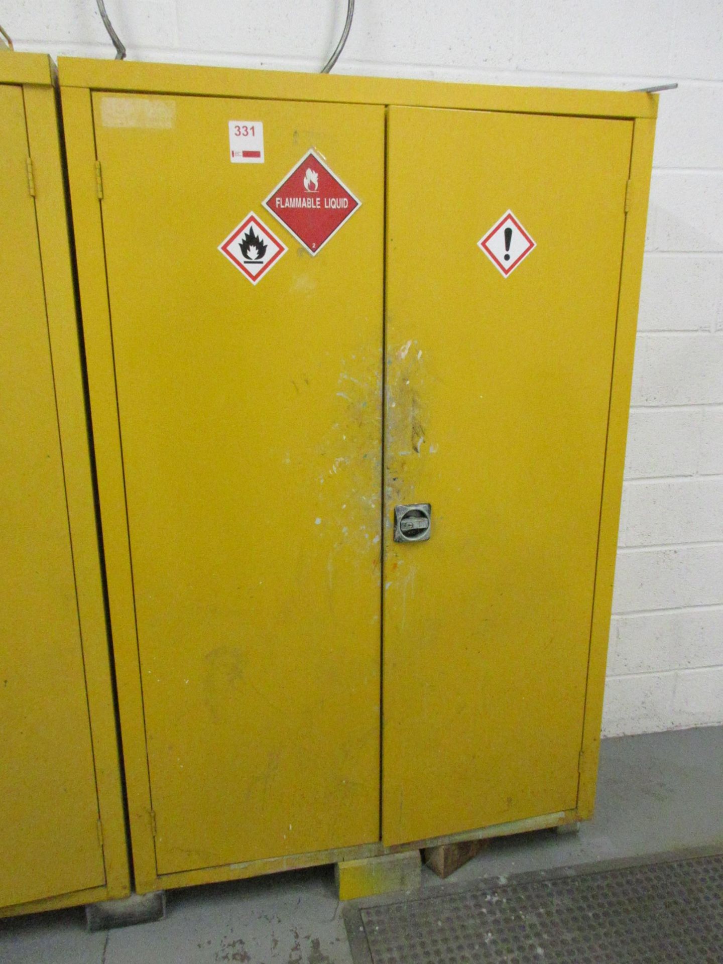 Metal 2 door flammable cupboard