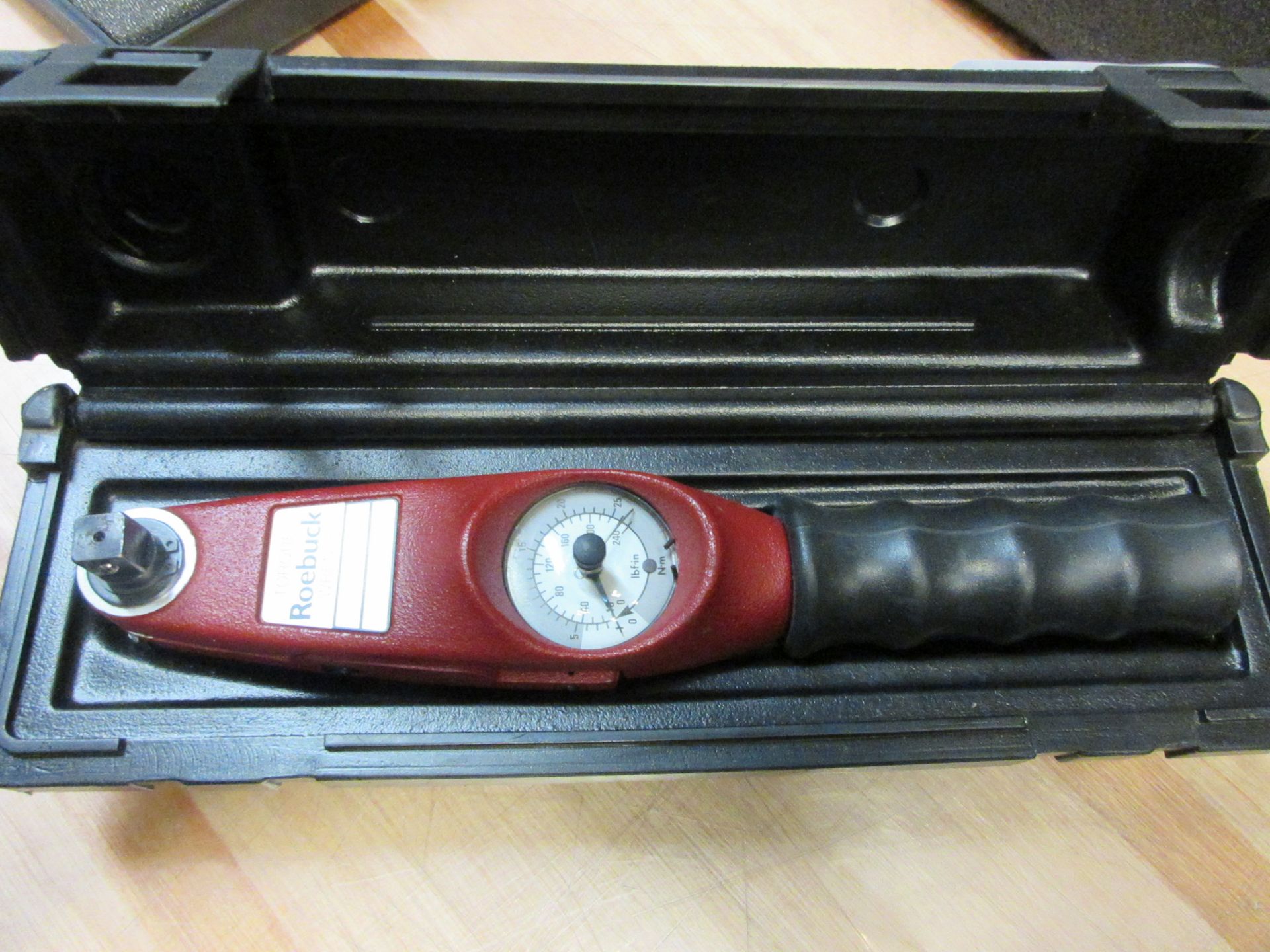 Roebuck dial indicating torque wrench