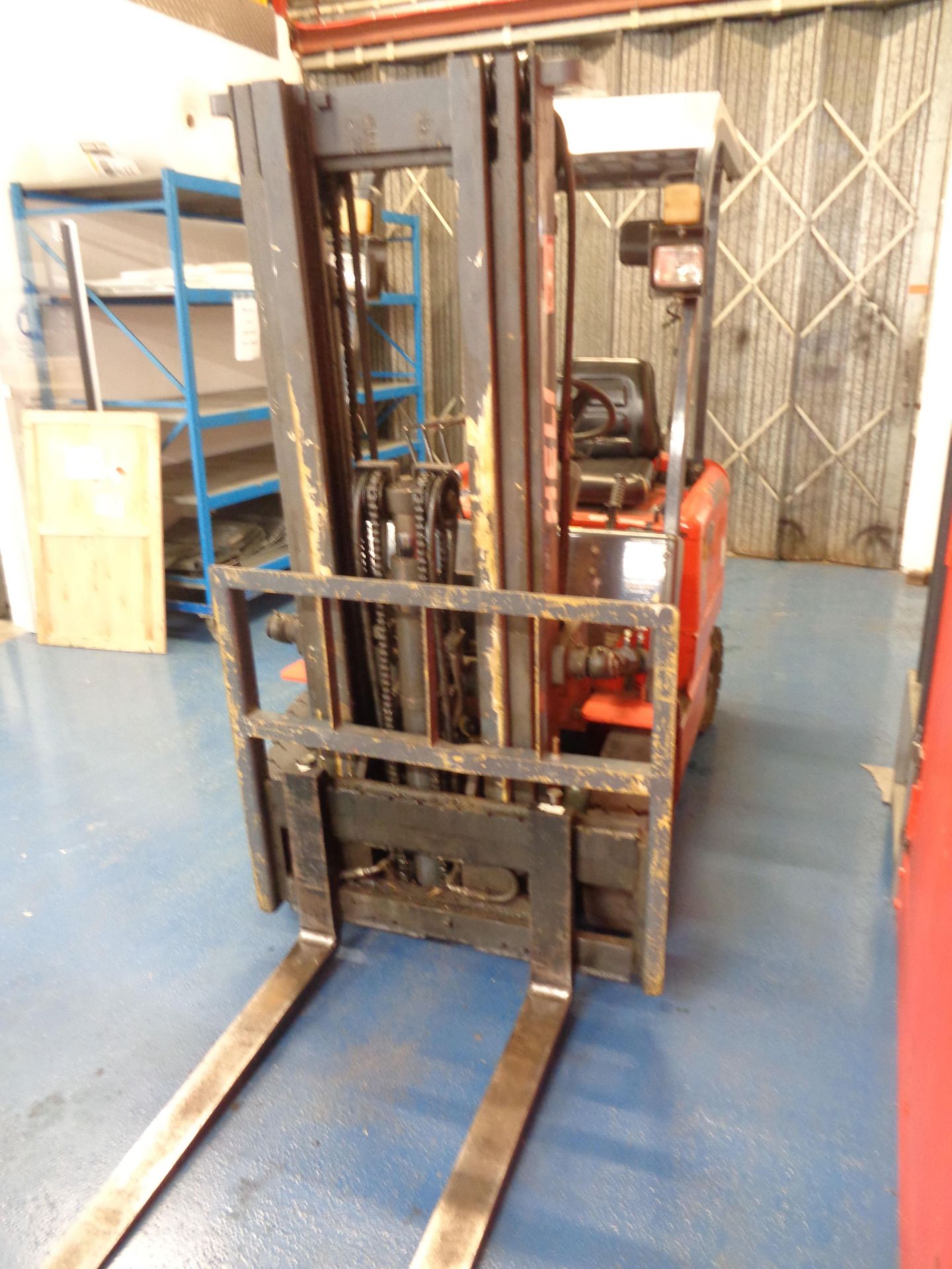 Heli HFB18 battery operated triplex mast forklift truck with side shift serial no. K0410 (2010) - Image 2 of 9
