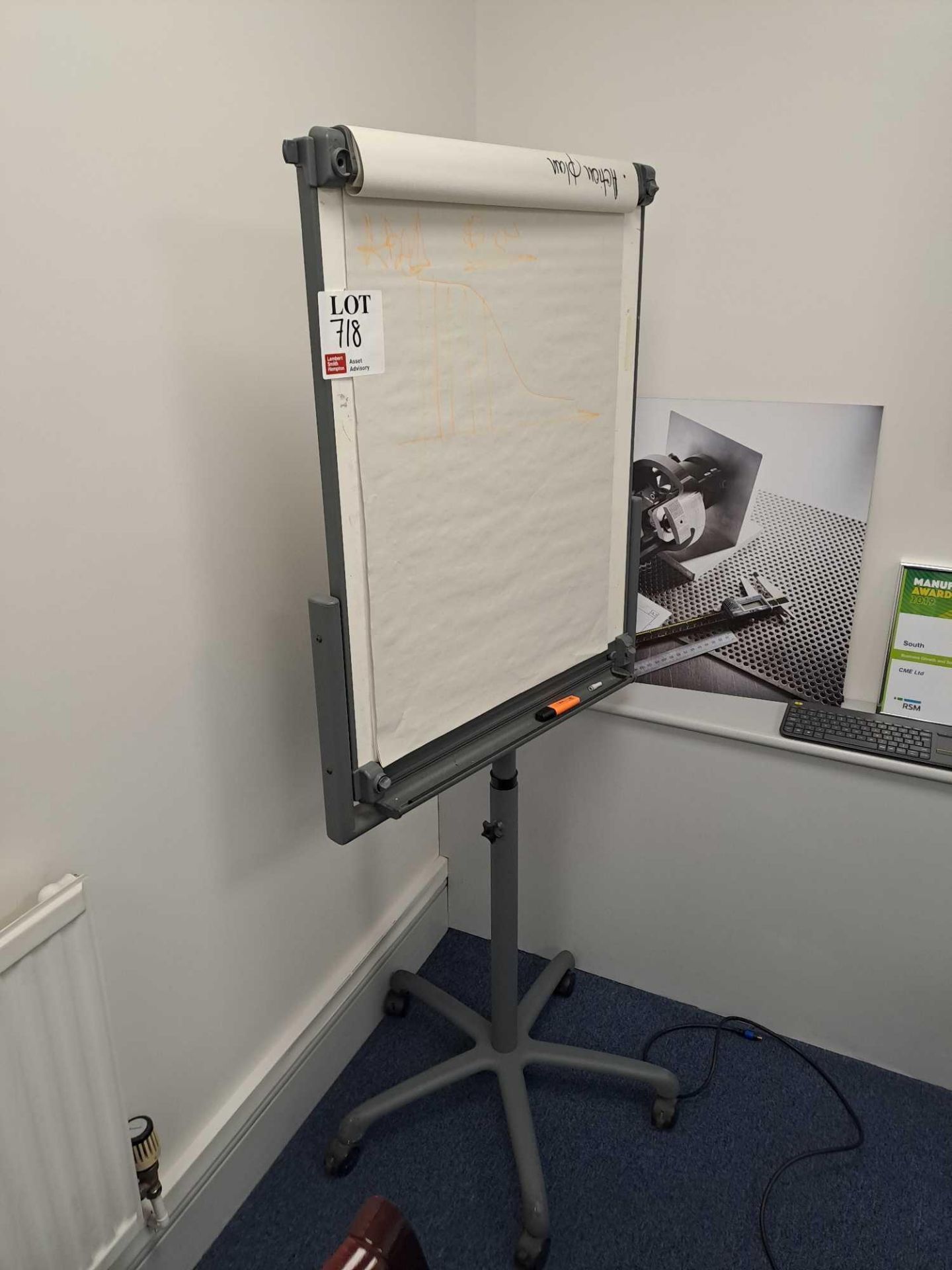 Wall mounted whiteboard and paper board - Image 2 of 3