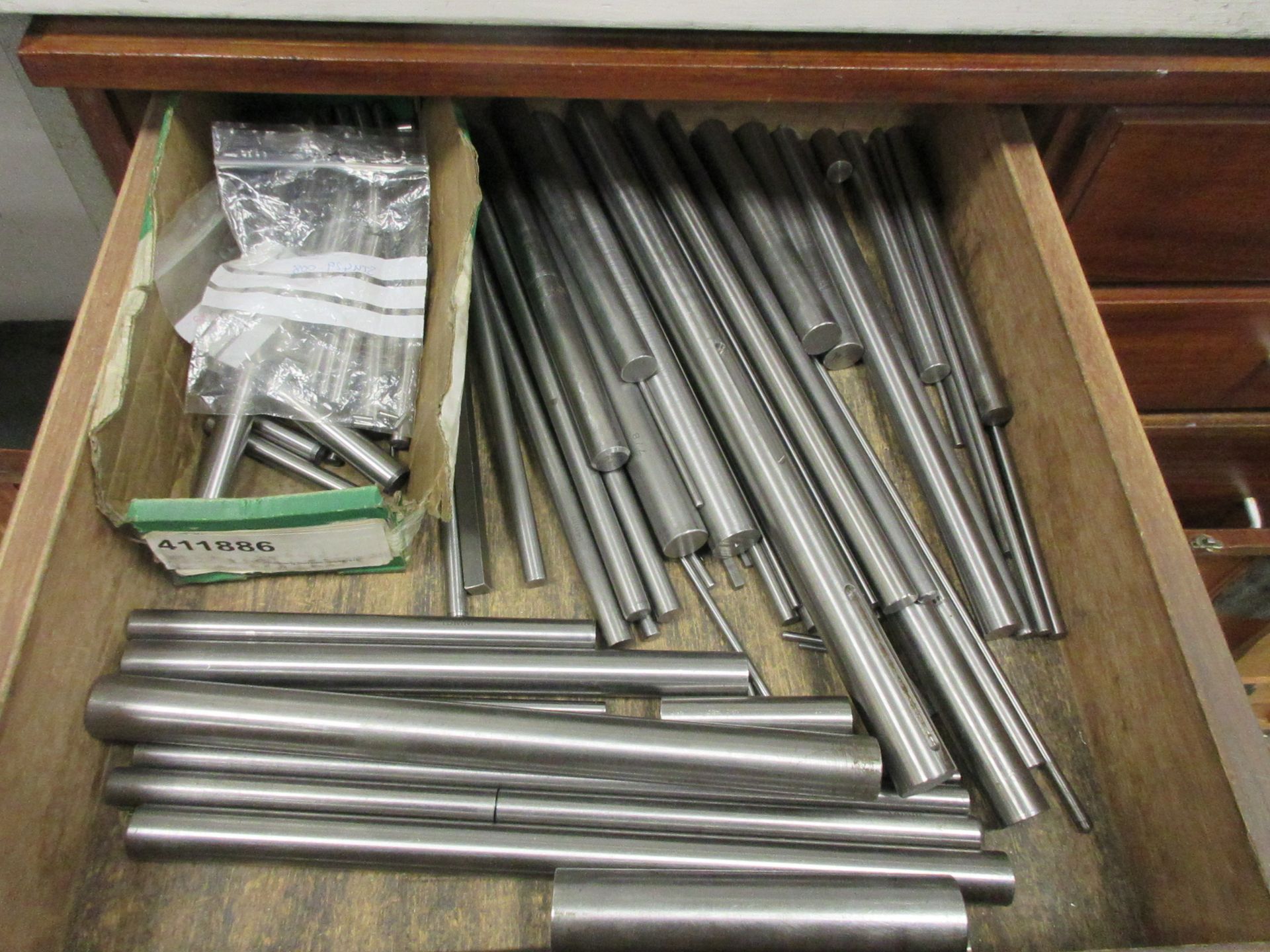 Quantity of assorted diameter shaft rods