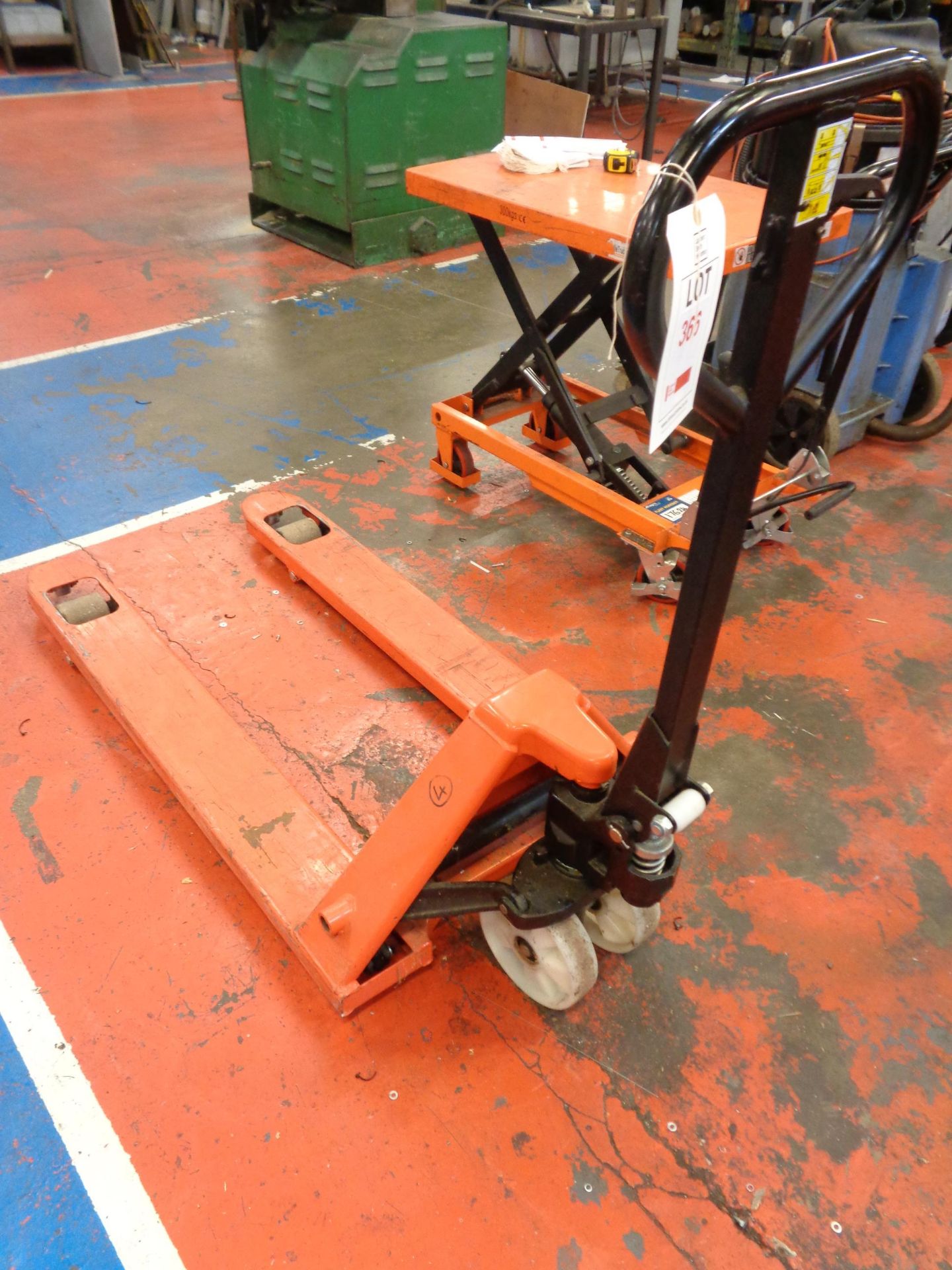 AC hydraulic pallet truck, 2500kg capacity (2013)