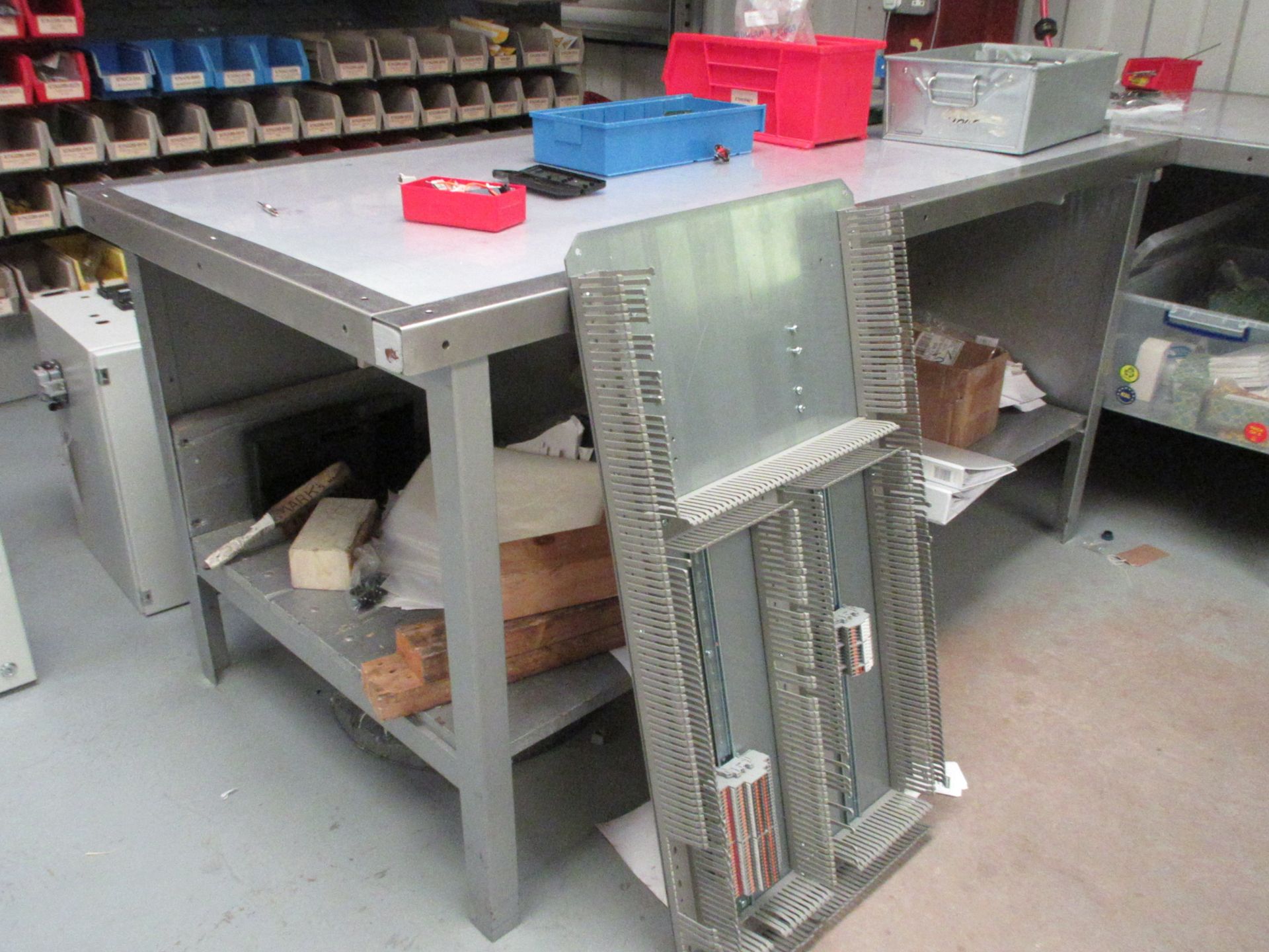 Metal frame workbench, 3.6m x 880mm with Record No. 3 bench vice, 4", one metal frame workbench 1850 - Image 3 of 4