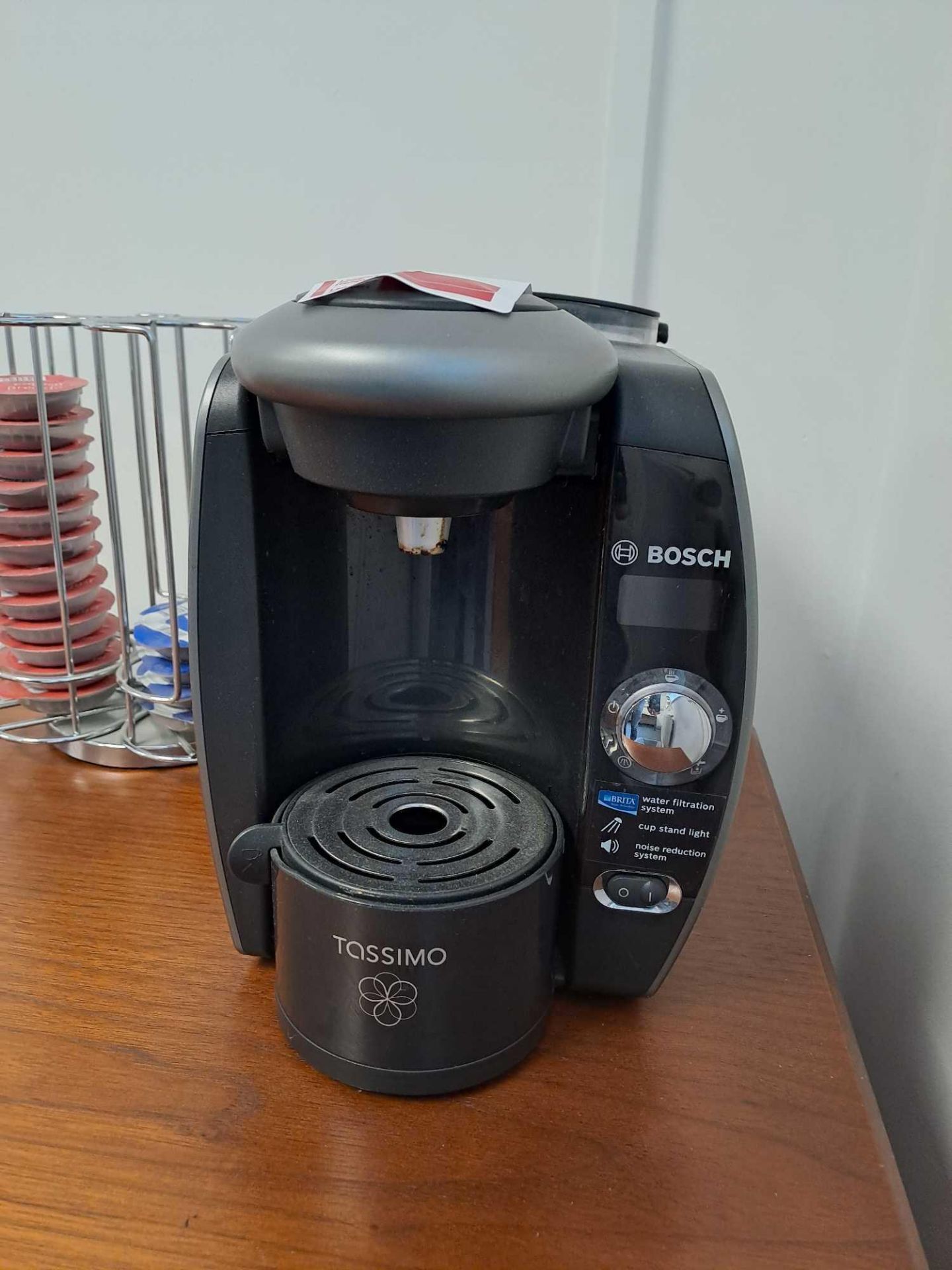 Bosch Tassimo 240v coffee machine - Image 2 of 3