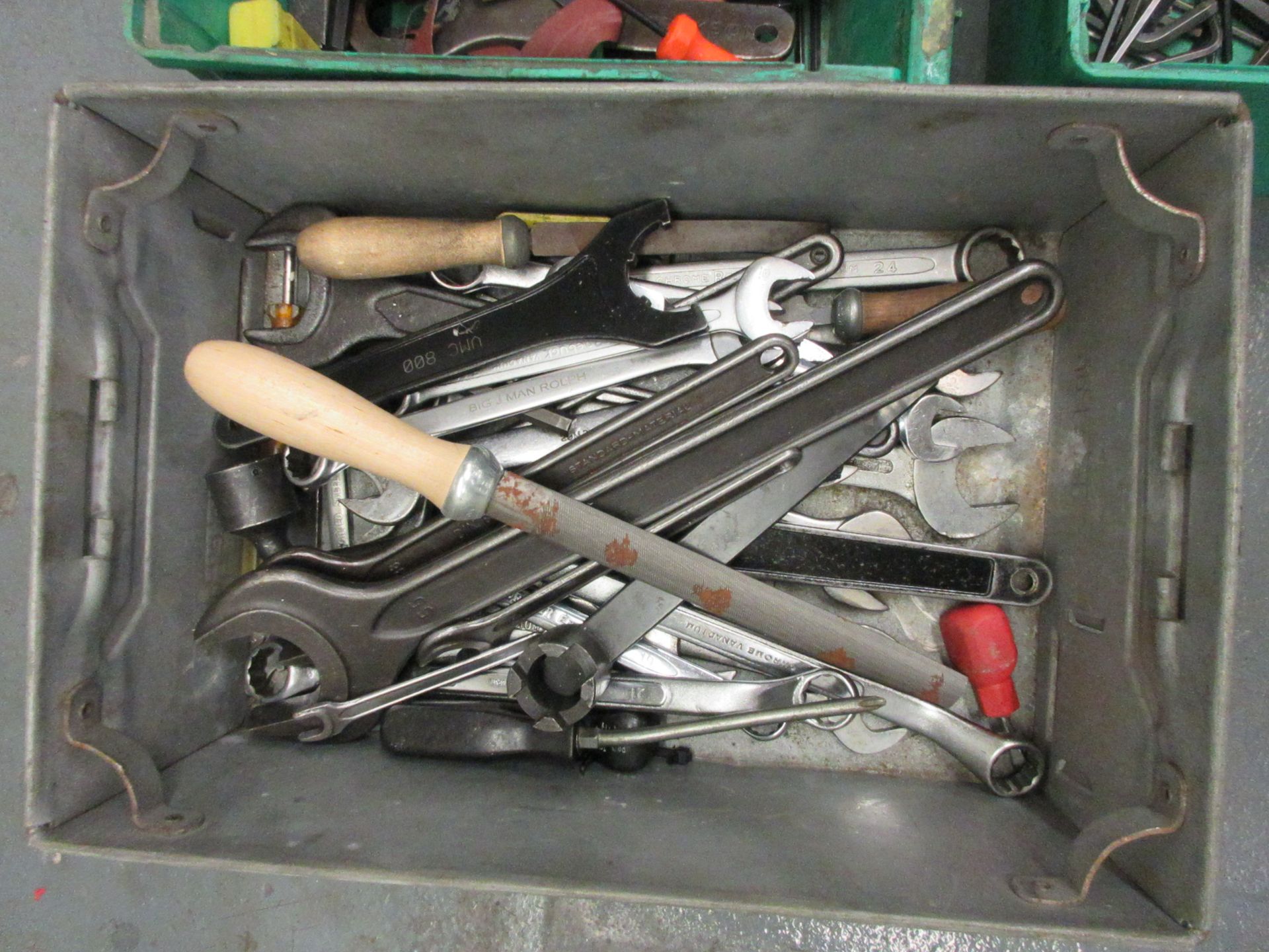 Assorted hand tools including spanners, allen keys, mallets, etc. - Bild 4 aus 6