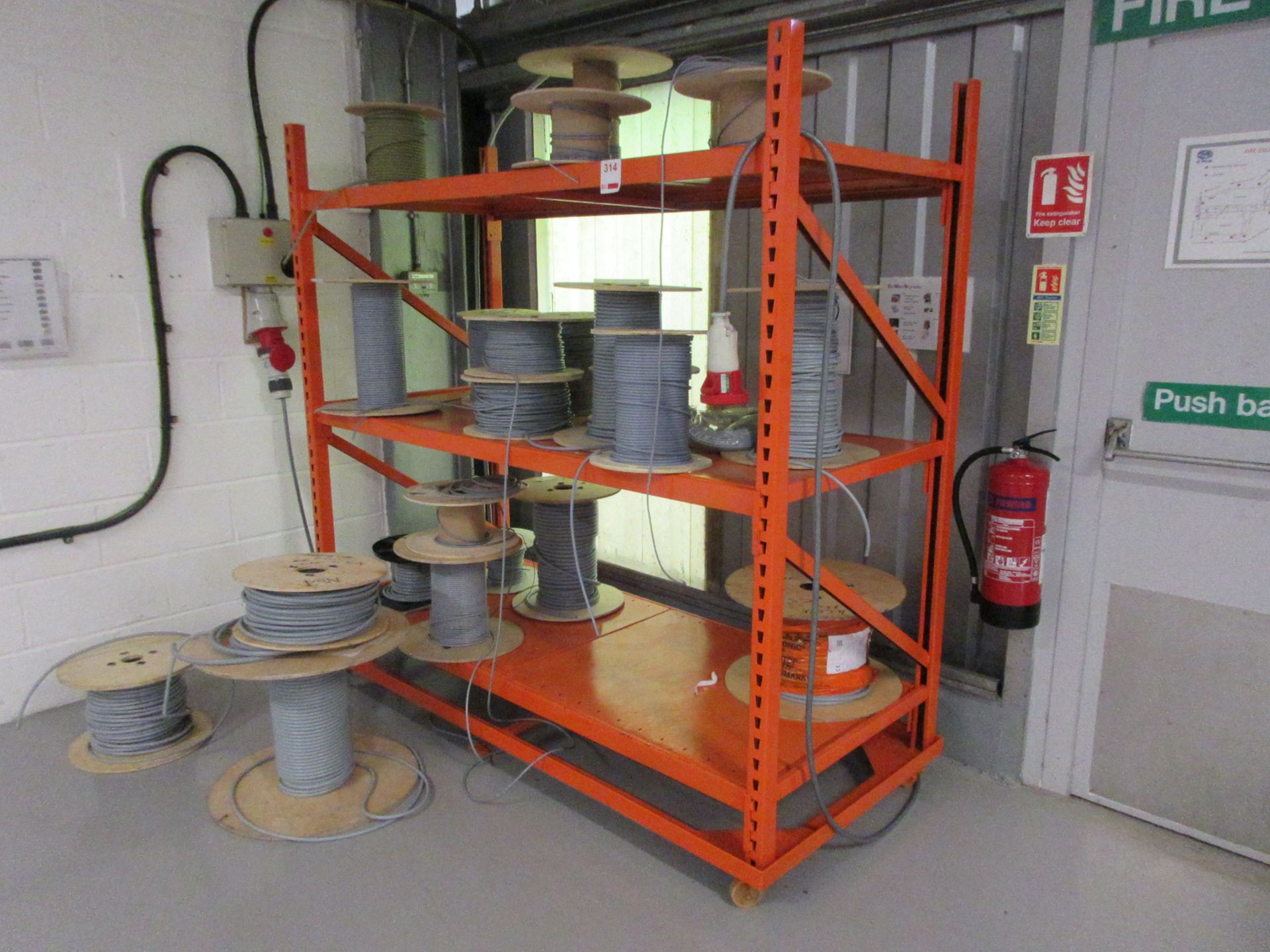 Metal 3 shelf mobile rack, 1950 x 840mm x height 1.9m (excluding contents)