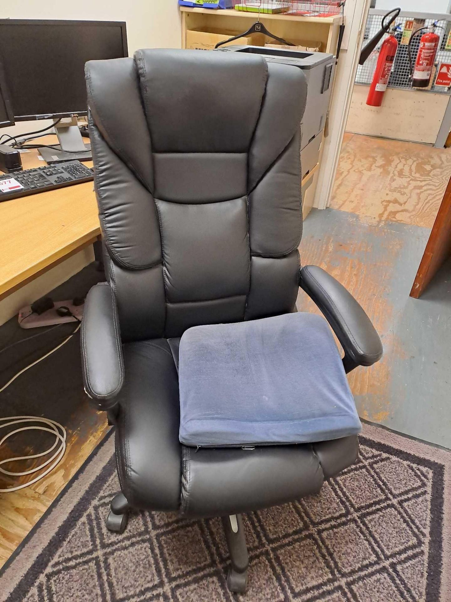 Two wood effect corner desks, 4 pedestals, one leather effect swivel chair - Image 4 of 5