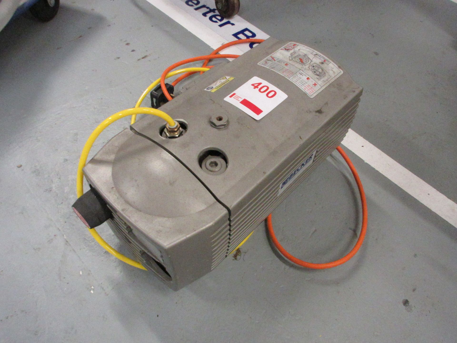Becker vacuum pump, type VT4.16, serial no. 2378195 inlet capacity 16/19, max vacuum 150/150mbar (