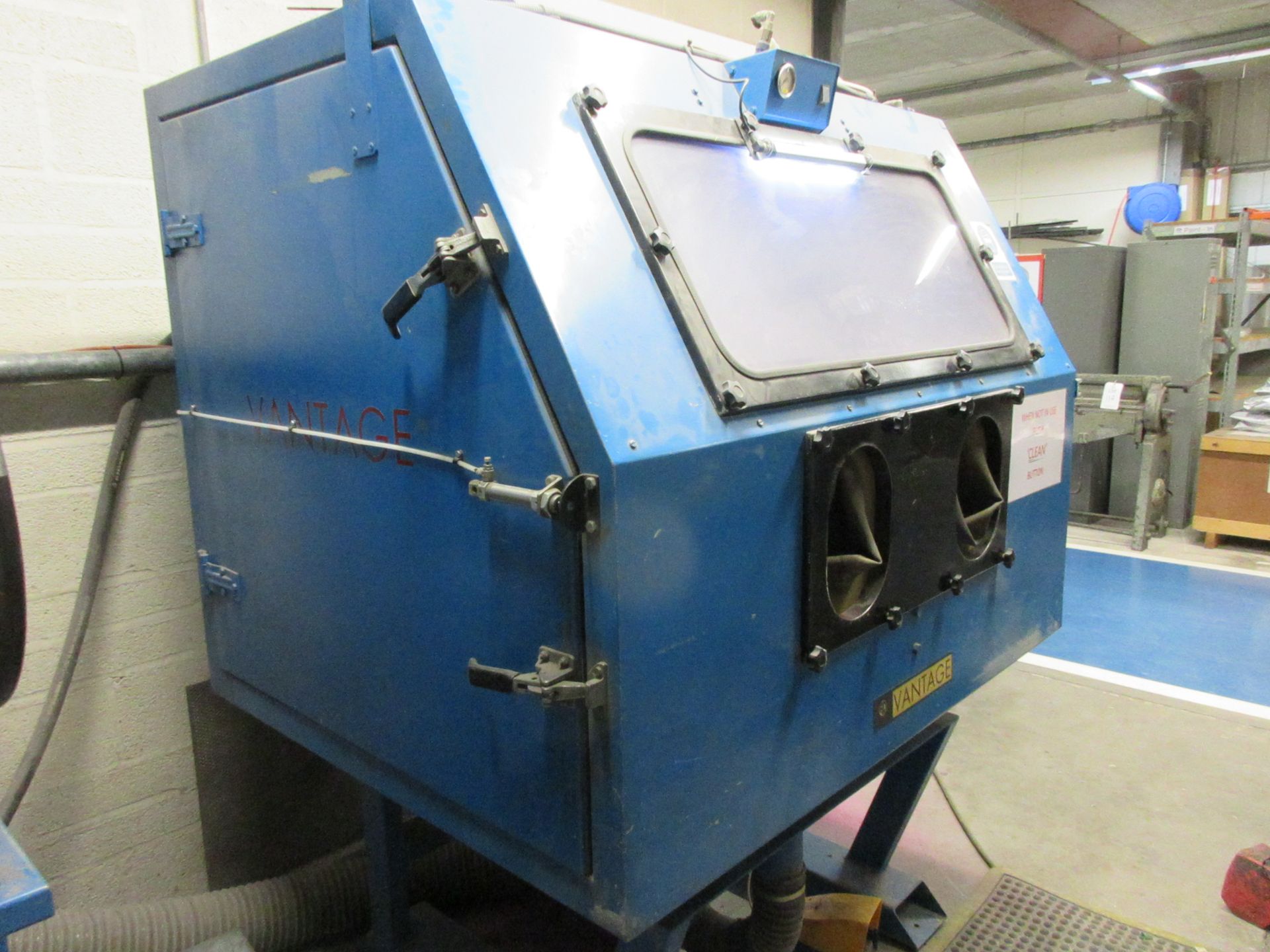Vantage shot blast cabinet with Franklin & Bell recycling unit, serial no. FBS 016 (1997) and DCE - Bild 2 aus 9