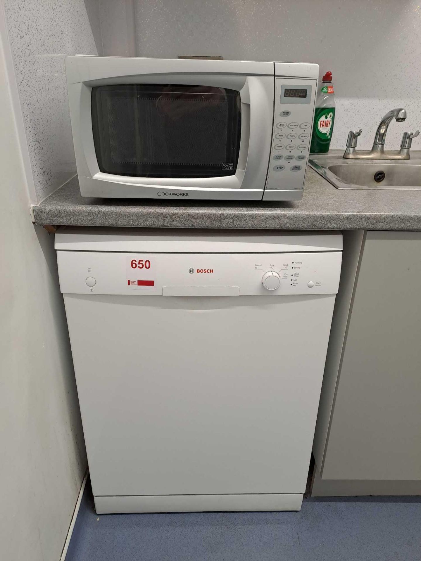 Bosch dishwasher, model SMS40T42UK-34 and Cookworks microwave