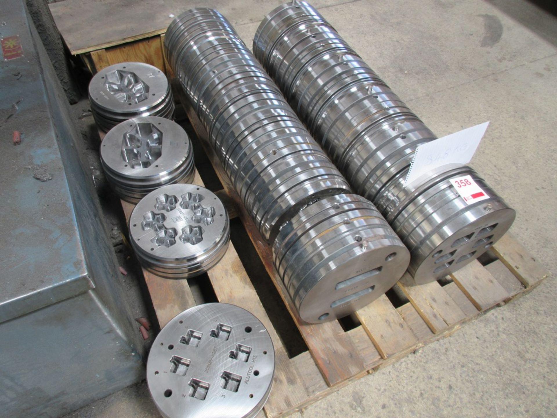 Pallet of assorted scrap dies, approx weight 820kg - Image 2 of 3