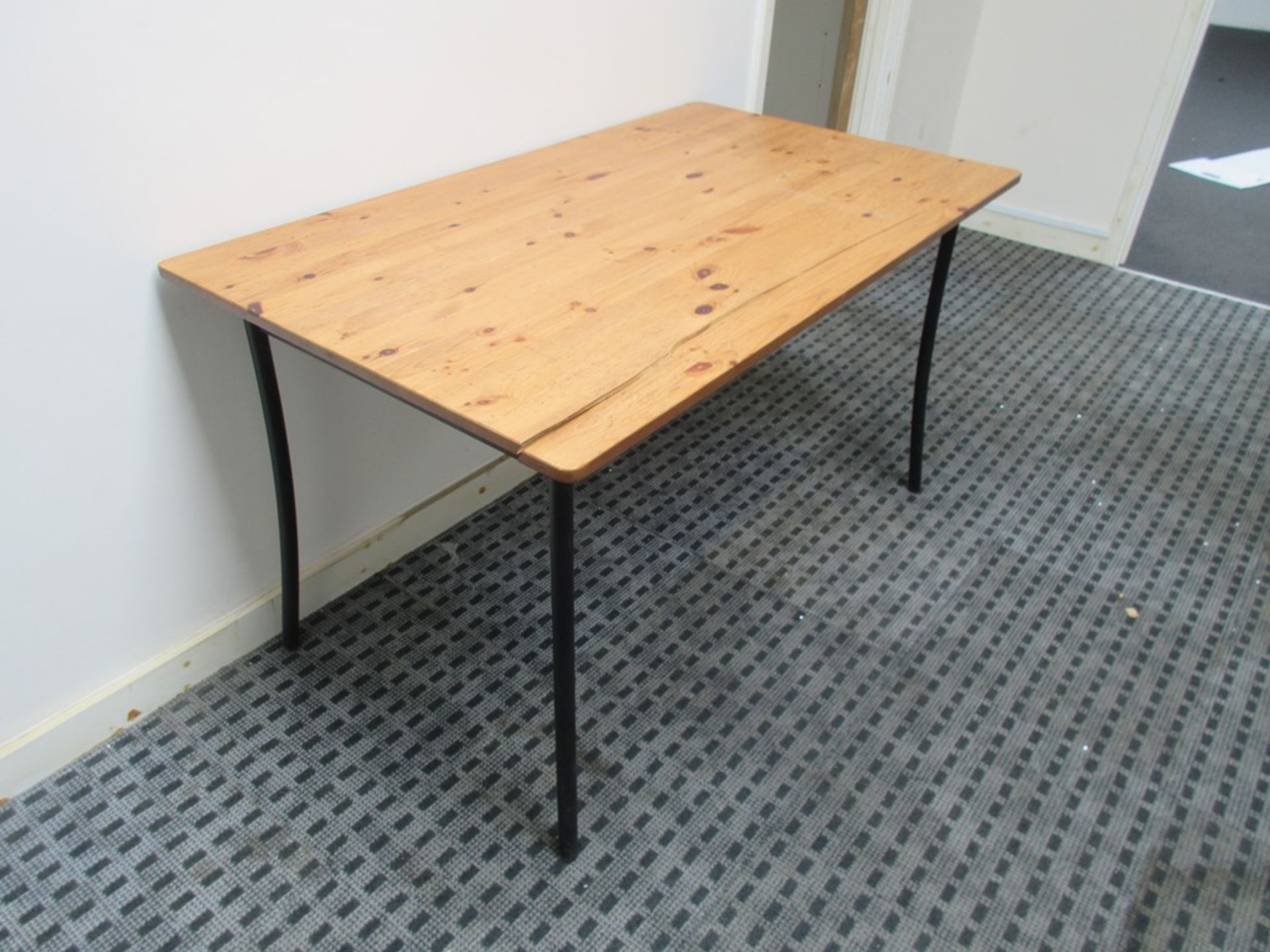 Light wood effect Single pedestal desk with 2 straight desks - Image 3 of 5