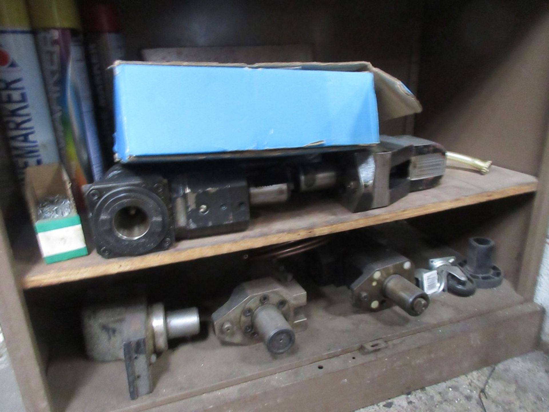 Assorted spares including tooling, jaws, face plate, holders, etc. - Image 5 of 6