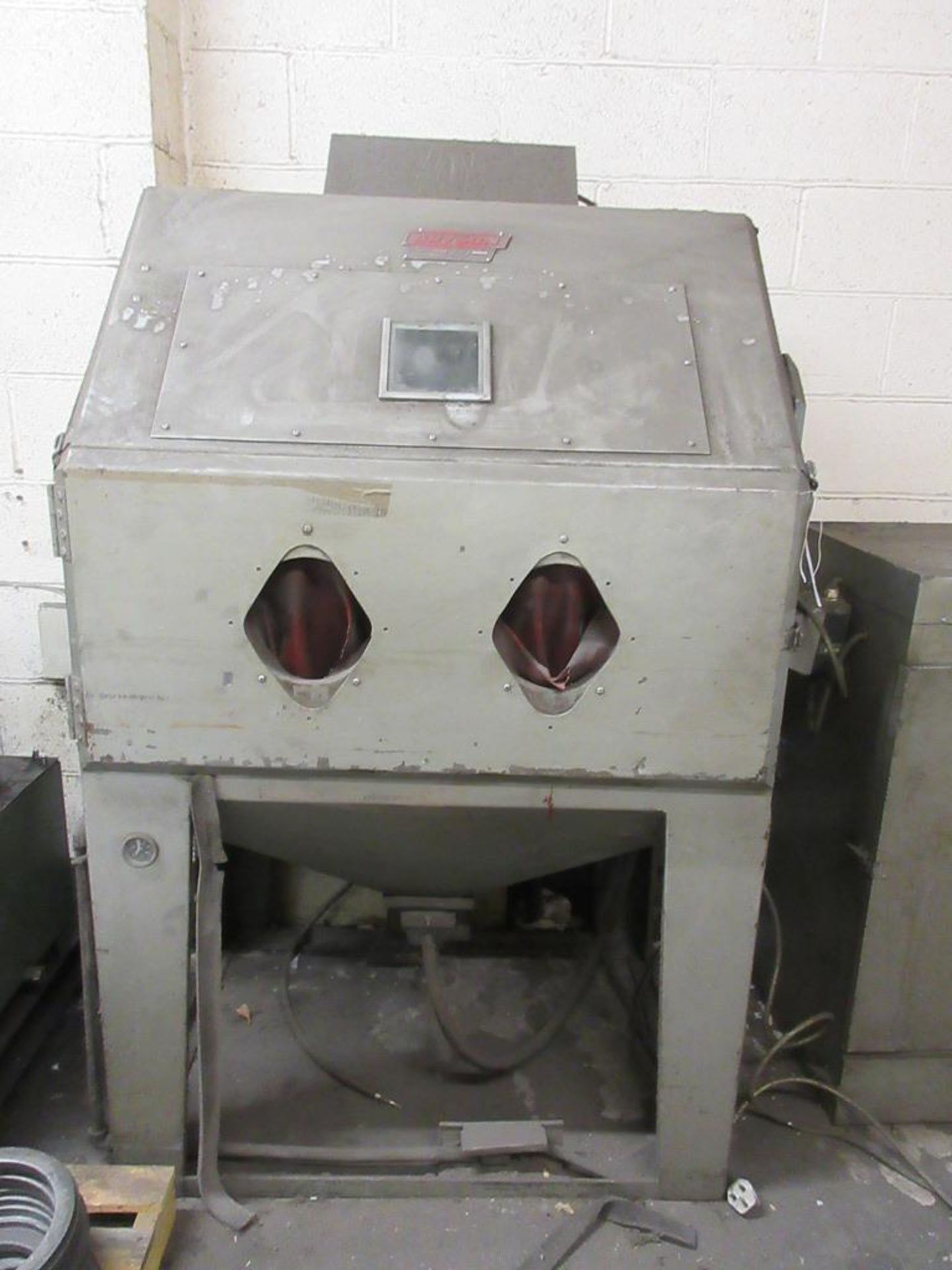 Guyson DBH6/40 Blast cleaning cabinet - Image 2 of 6