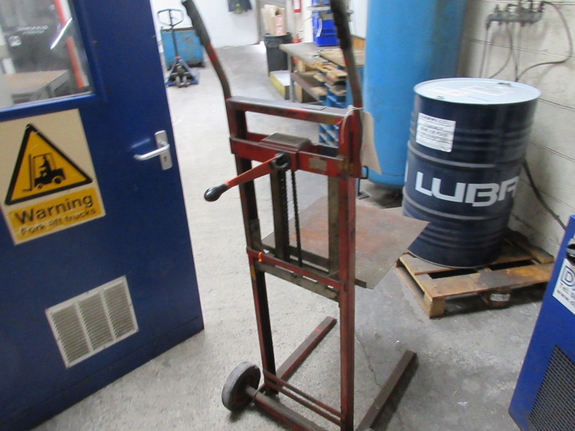 Precision Equipment Ezilift Chain operated pedestrian hi-lift