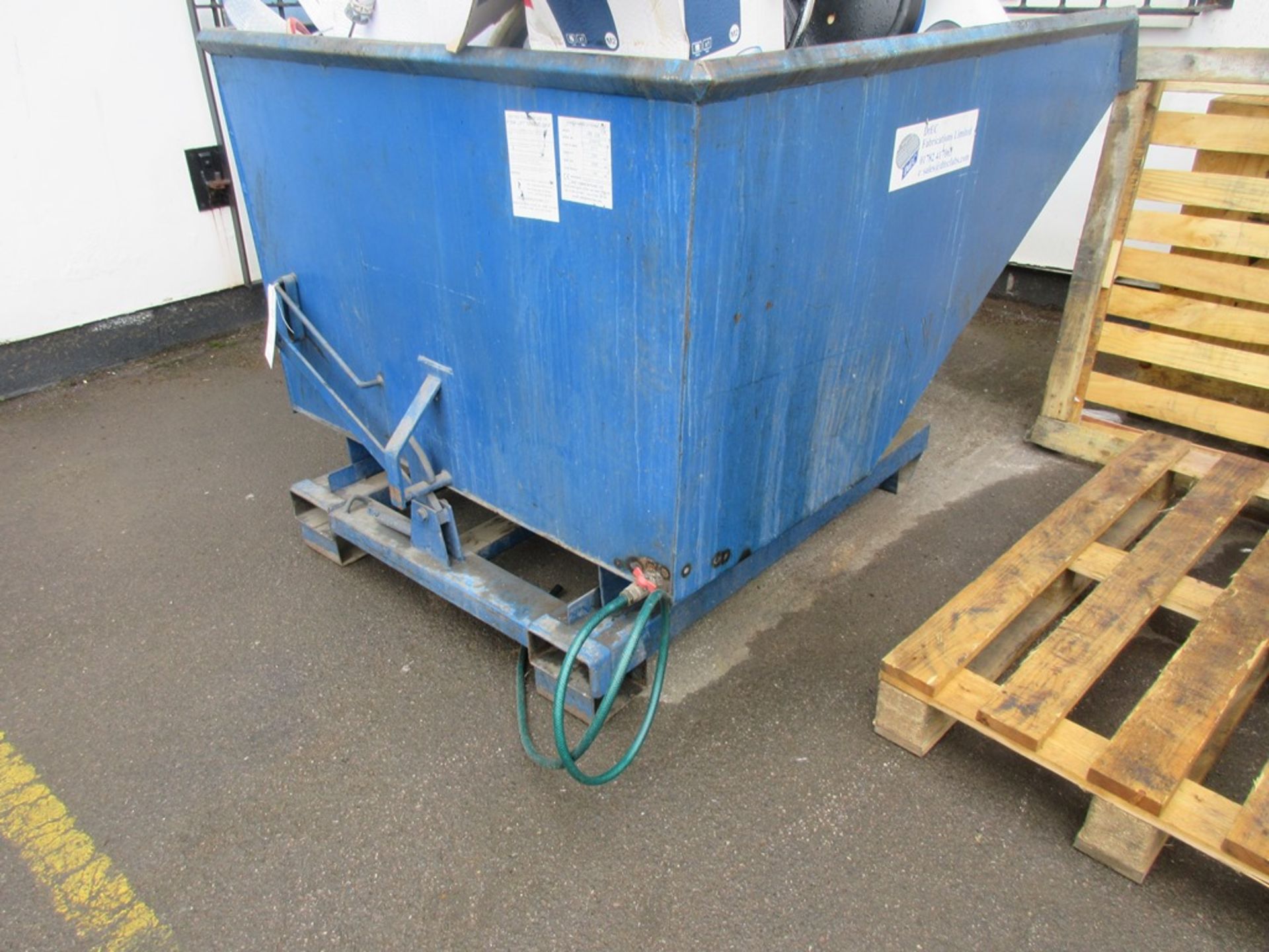 Dtec Fabrications DTS 1250 Forklift swarf tipping skip, SWL 2000kg, 1.3m x 1.6m - Image 2 of 3