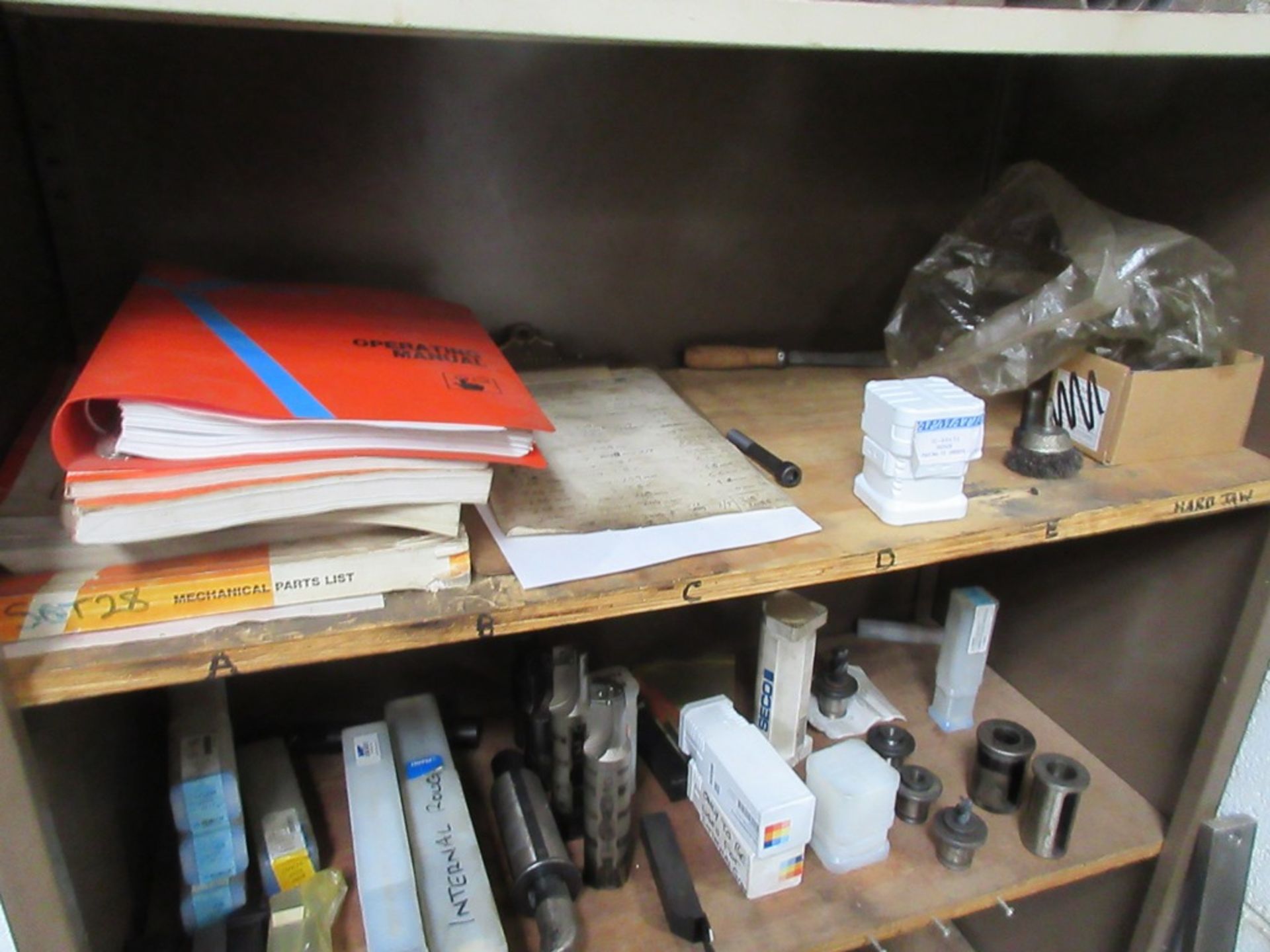 Assorted spares including tooling, jaws, face plate, holders, etc. - Image 3 of 6