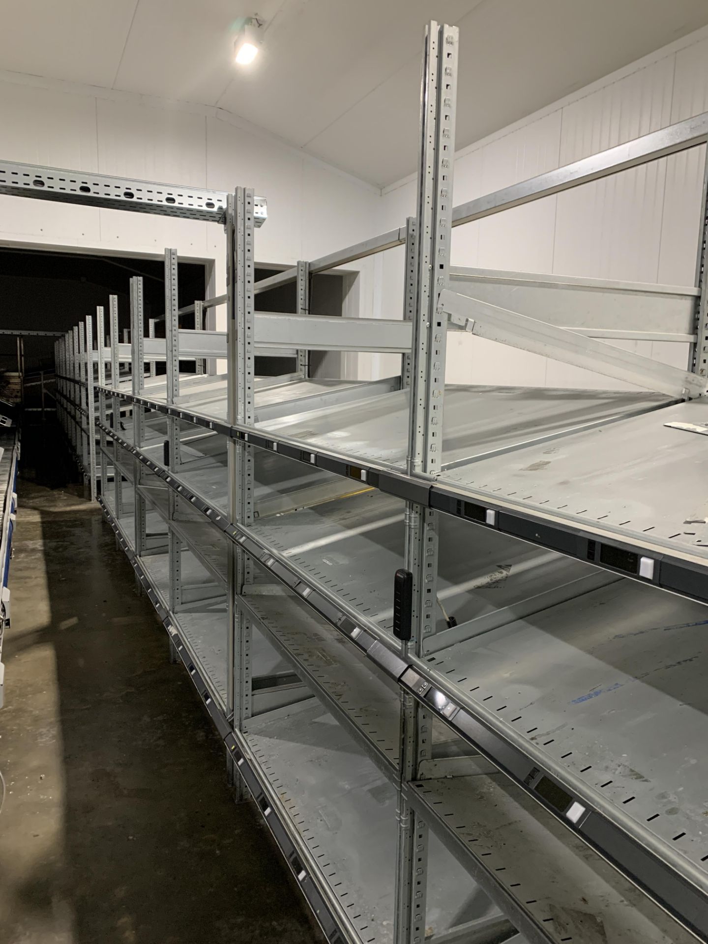 Sixteen bays of gravity slide modular racking bays - Image 2 of 3