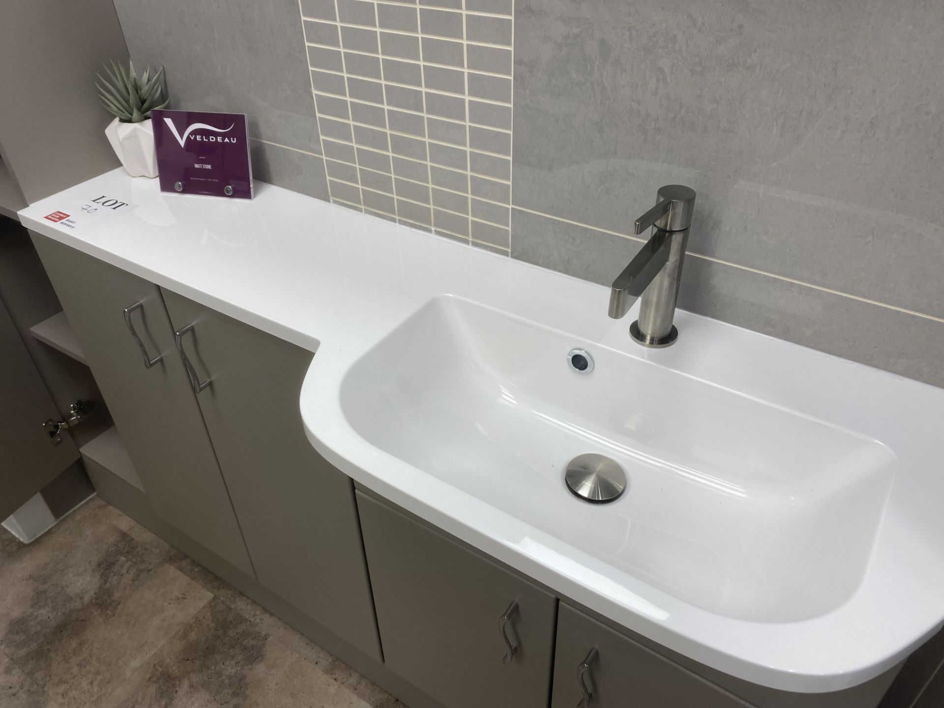 Display bathroom to include 4 cupboard 2 shelf laminate worktop, sink basin and brushed steel mixe - Image 4 of 5