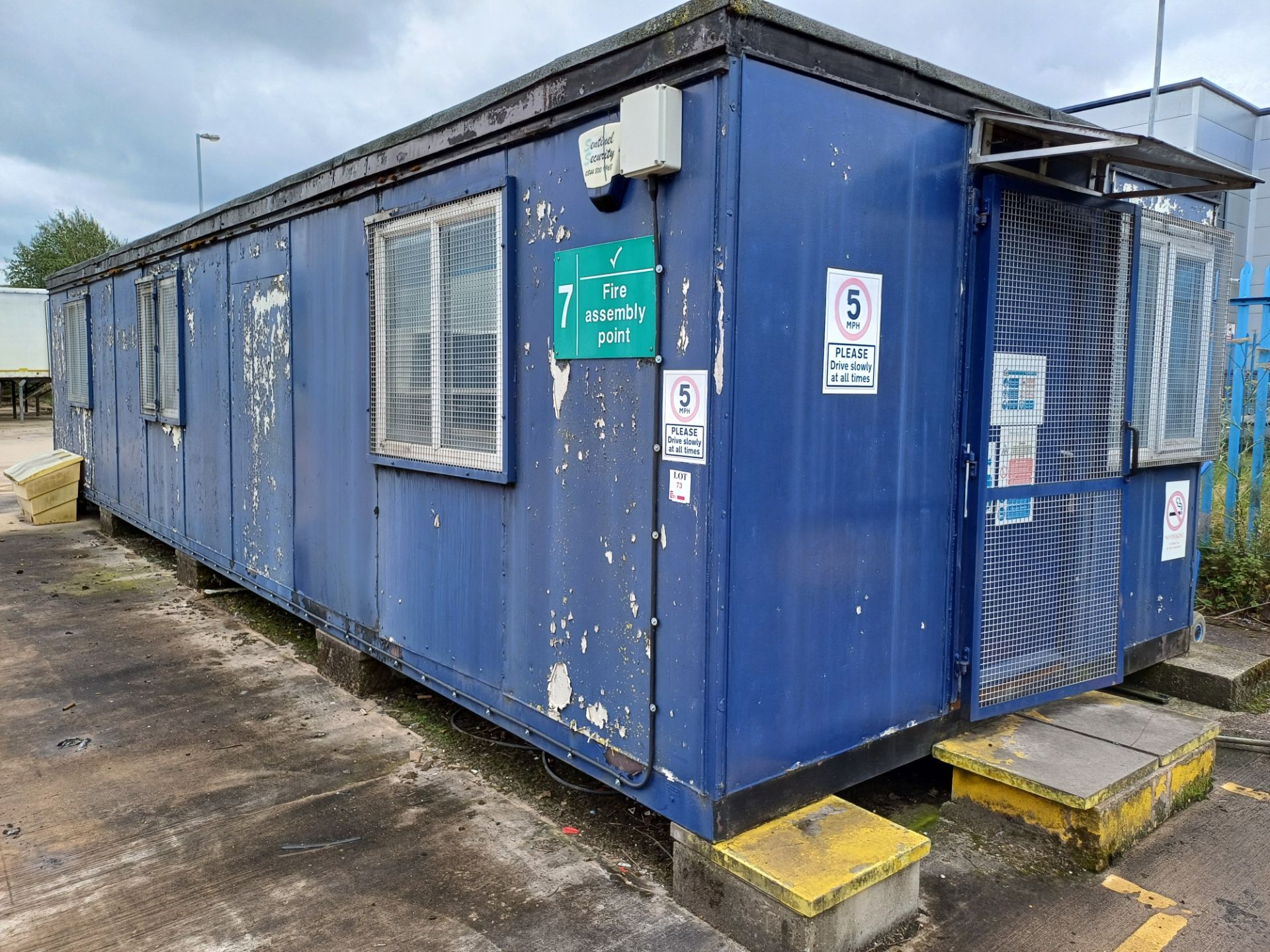 32ft X 12ft security cabin - Image 2 of 5