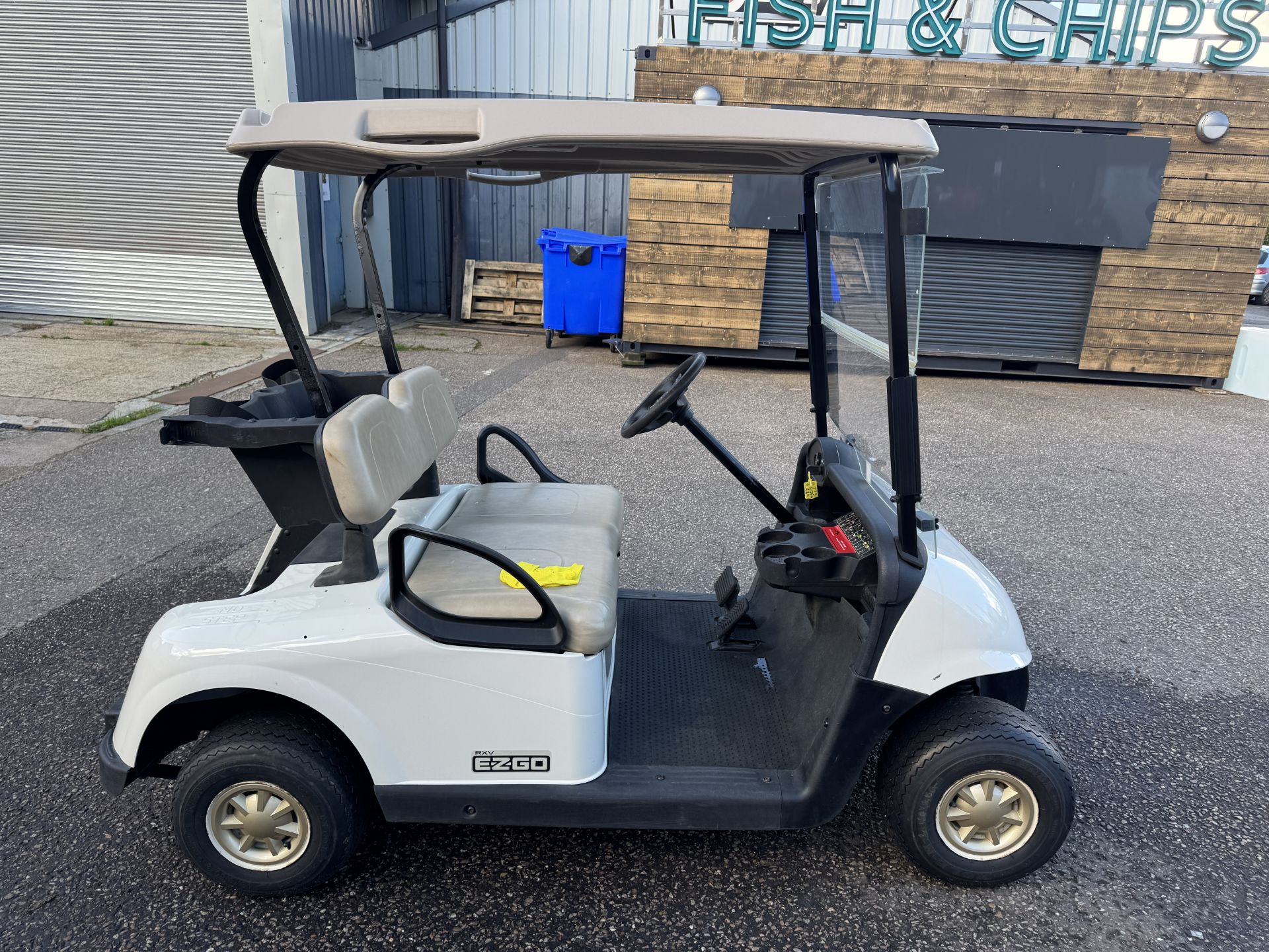 E2GO RXV battery operated golf buggy - Image 4 of 9